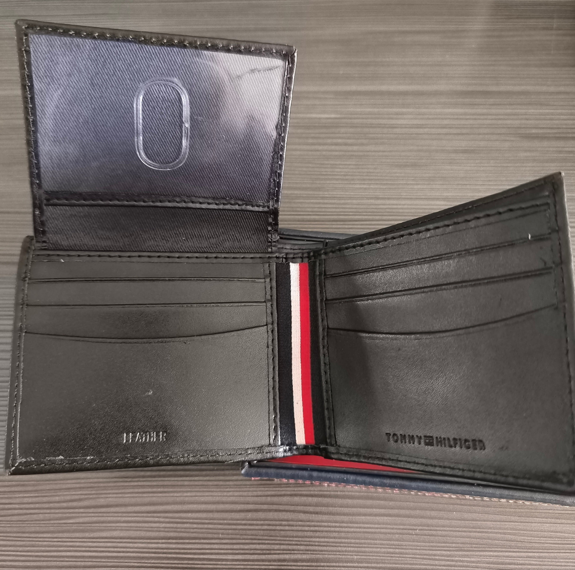 Billetera Tommy Hilfiger Negra