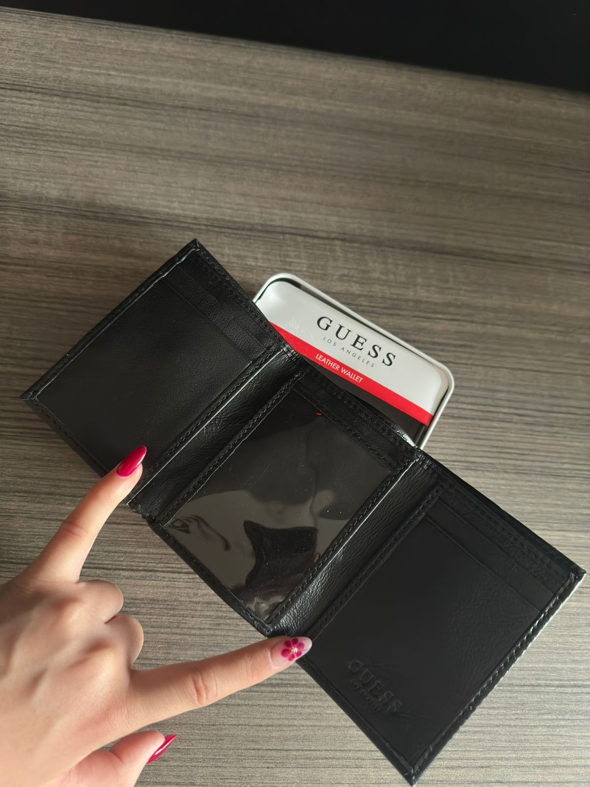 BILLETERA GUESS