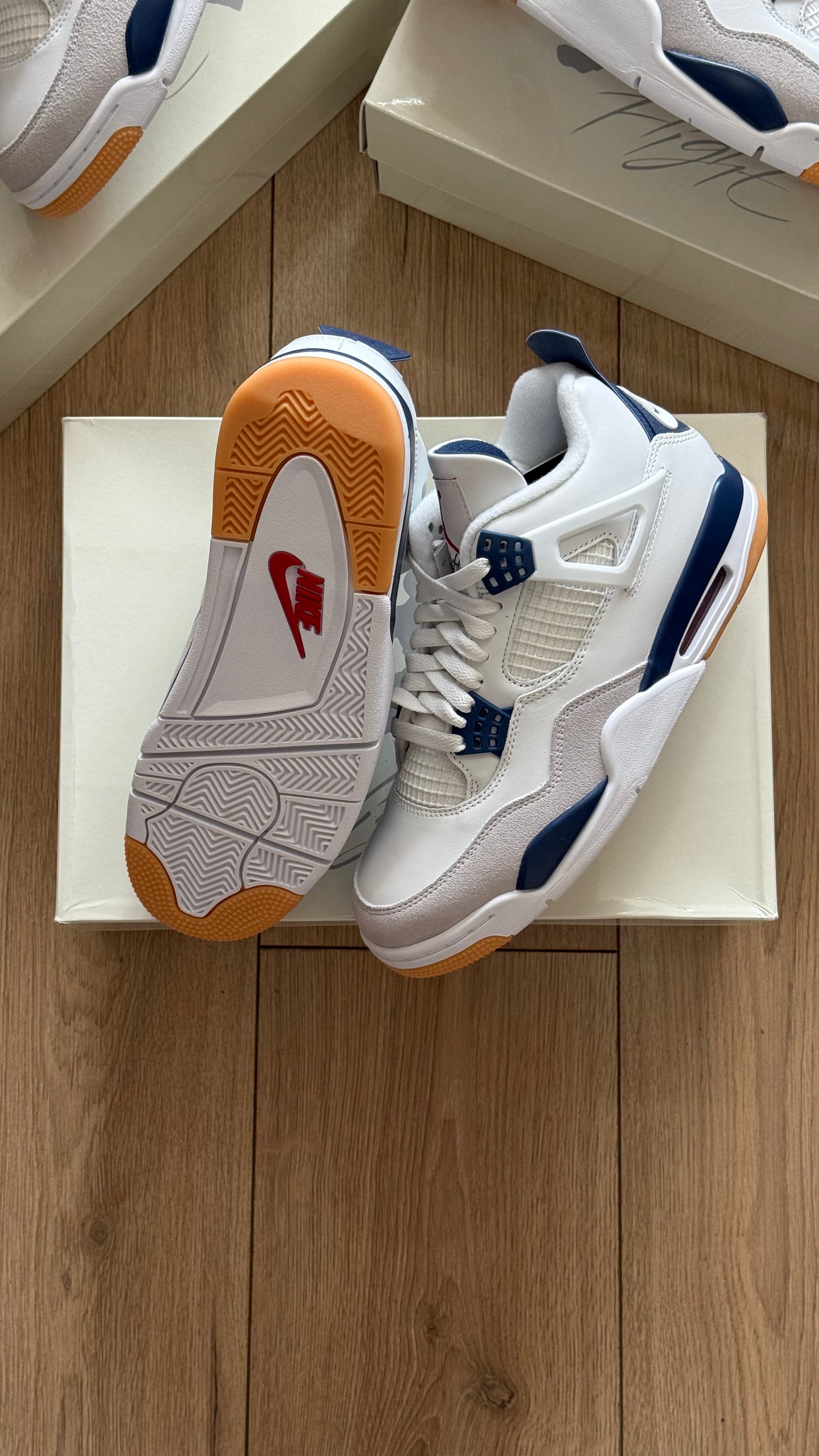 Jordan Retro 4 SB Navy