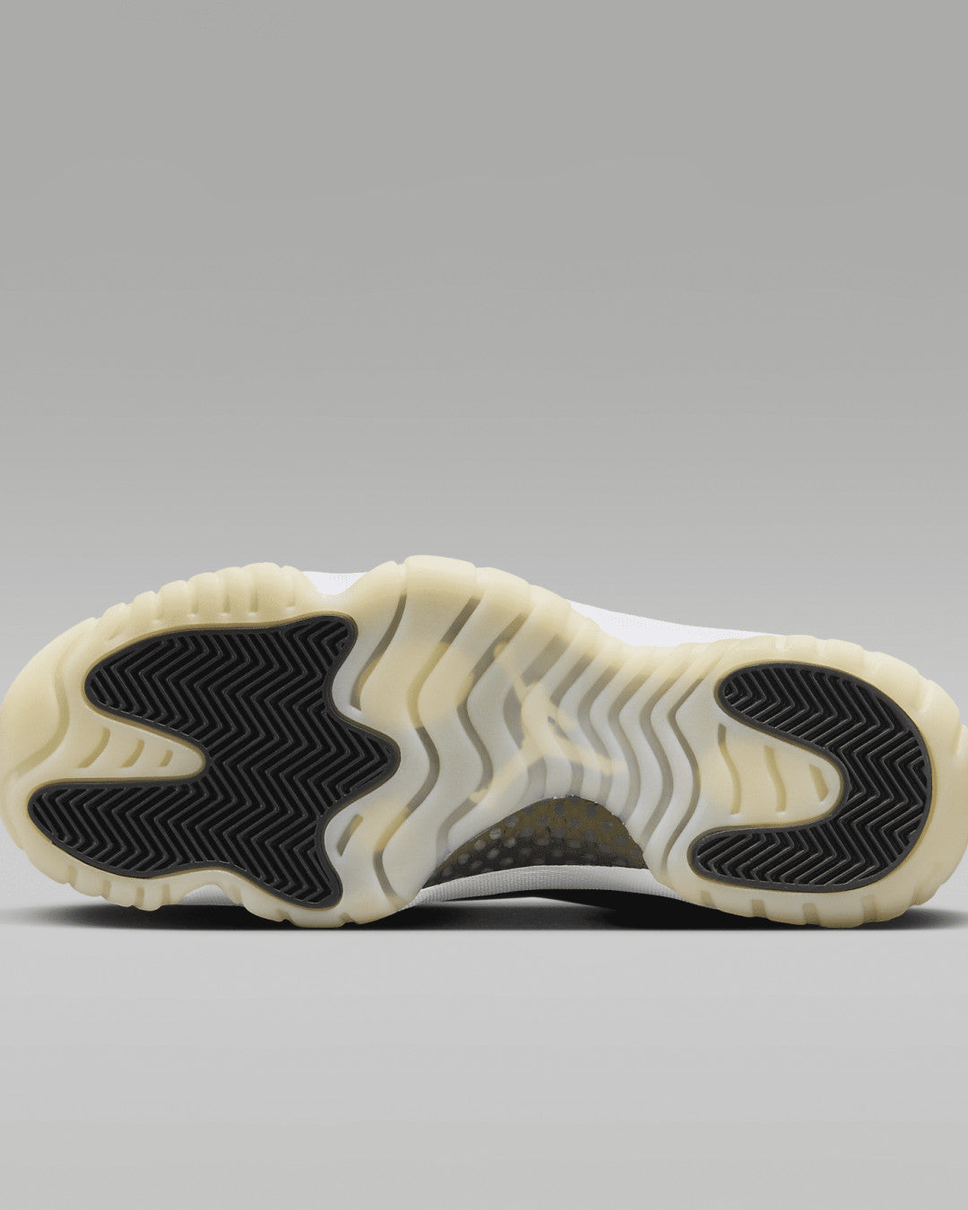 Air Jordan 11 Retro (Gratitude) (Used 8/10)