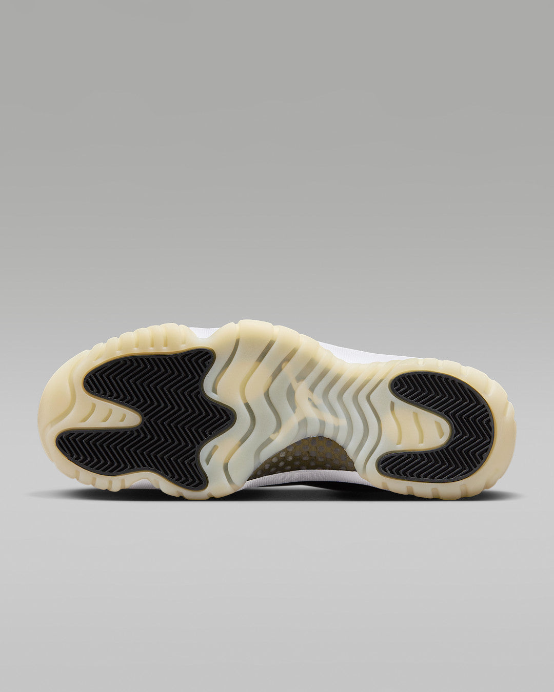Air Jordan 11 Retro (Gratitude) (Used 8/10)