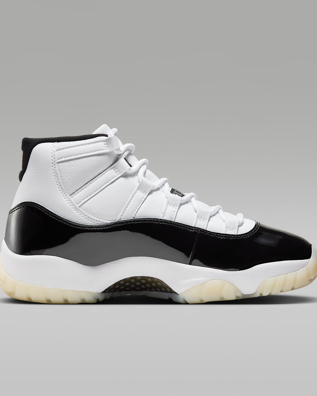 Air Jordan 11 Retro (Gratitude) (Used 8/10)