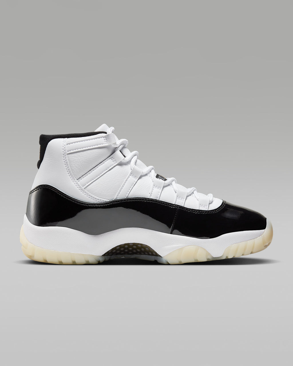 Air Jordan 11 Retro (Gratitude) (Used 8/10)