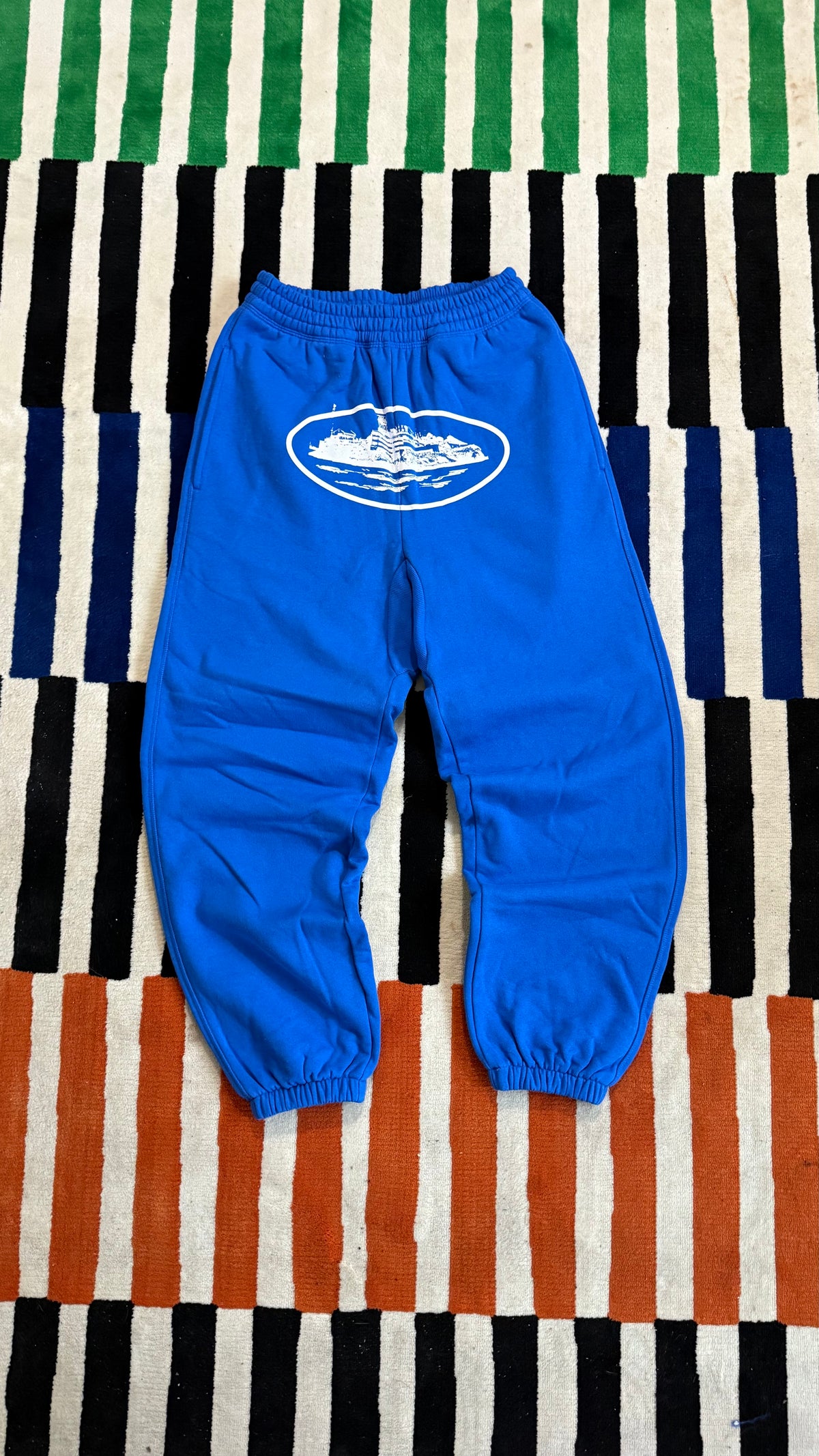 Corteiz Island Puff Print Open Hem Sweatpant Blue