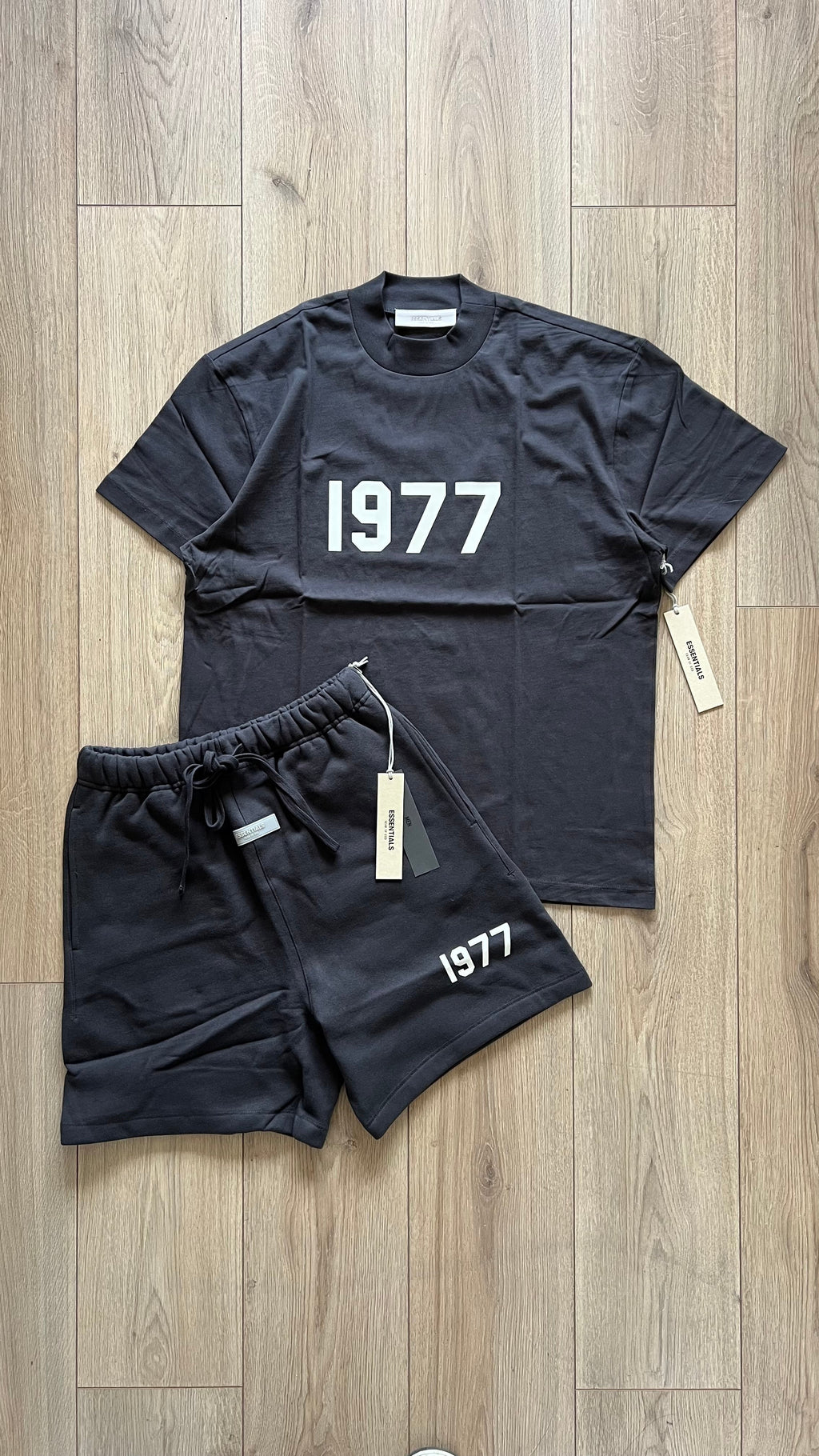 Essentials Iron 1977 Conjunto