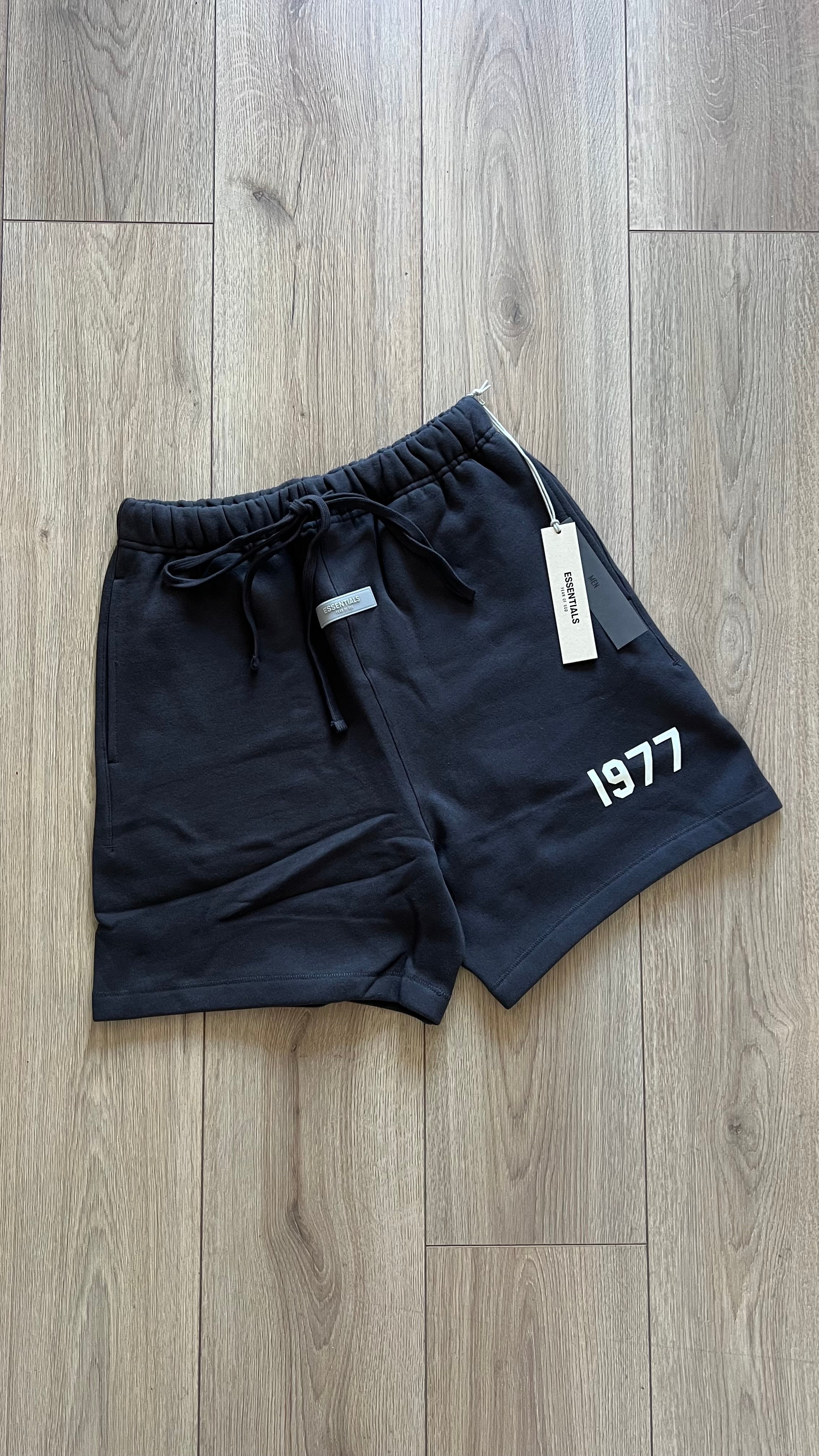 Essentials Iron 1977 Conjunto