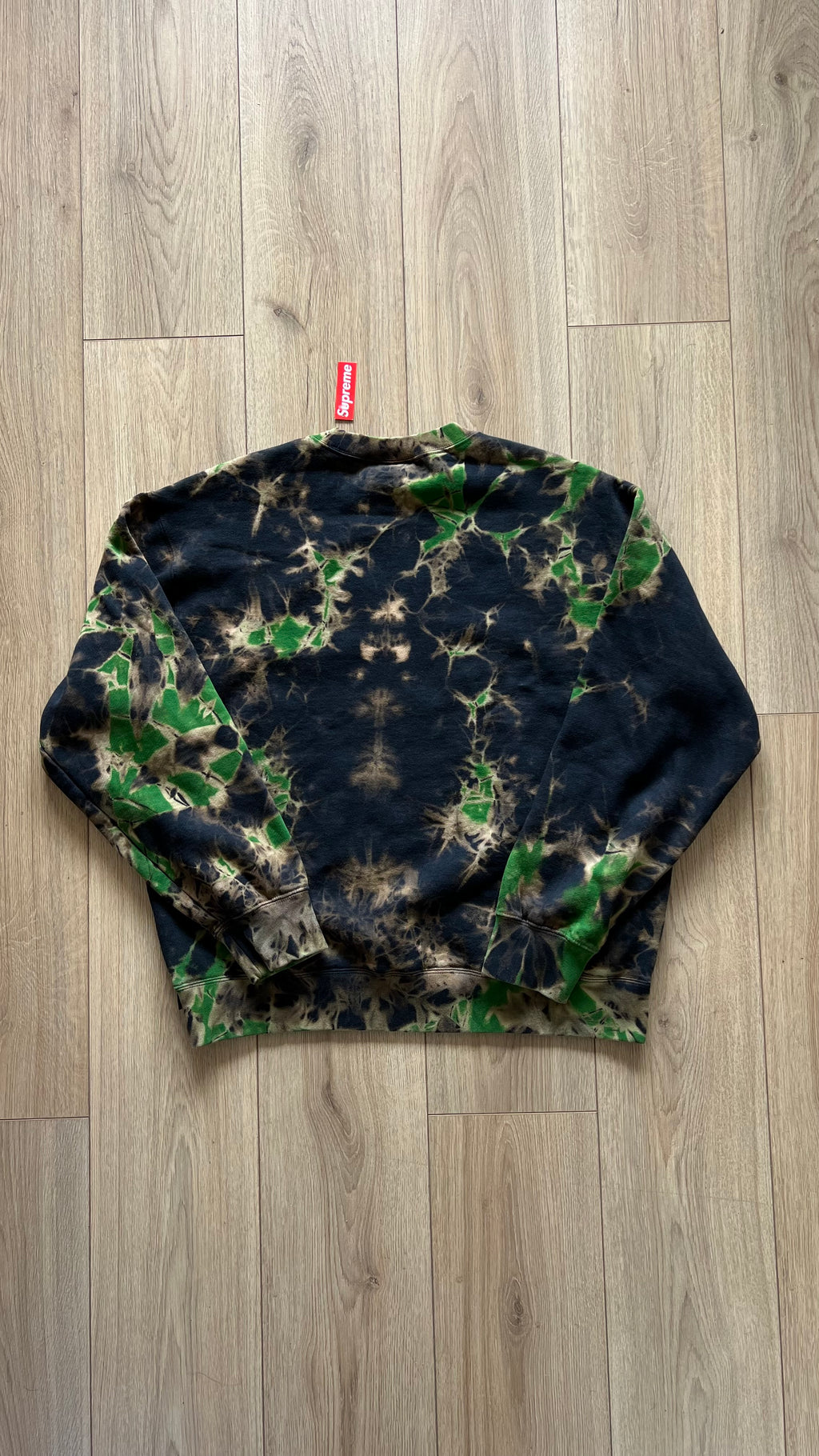 Supreme Small Box Crewneck (FW25)
Camo
