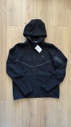 Nike Tech Fleece Black Full-Zip Tracksuit