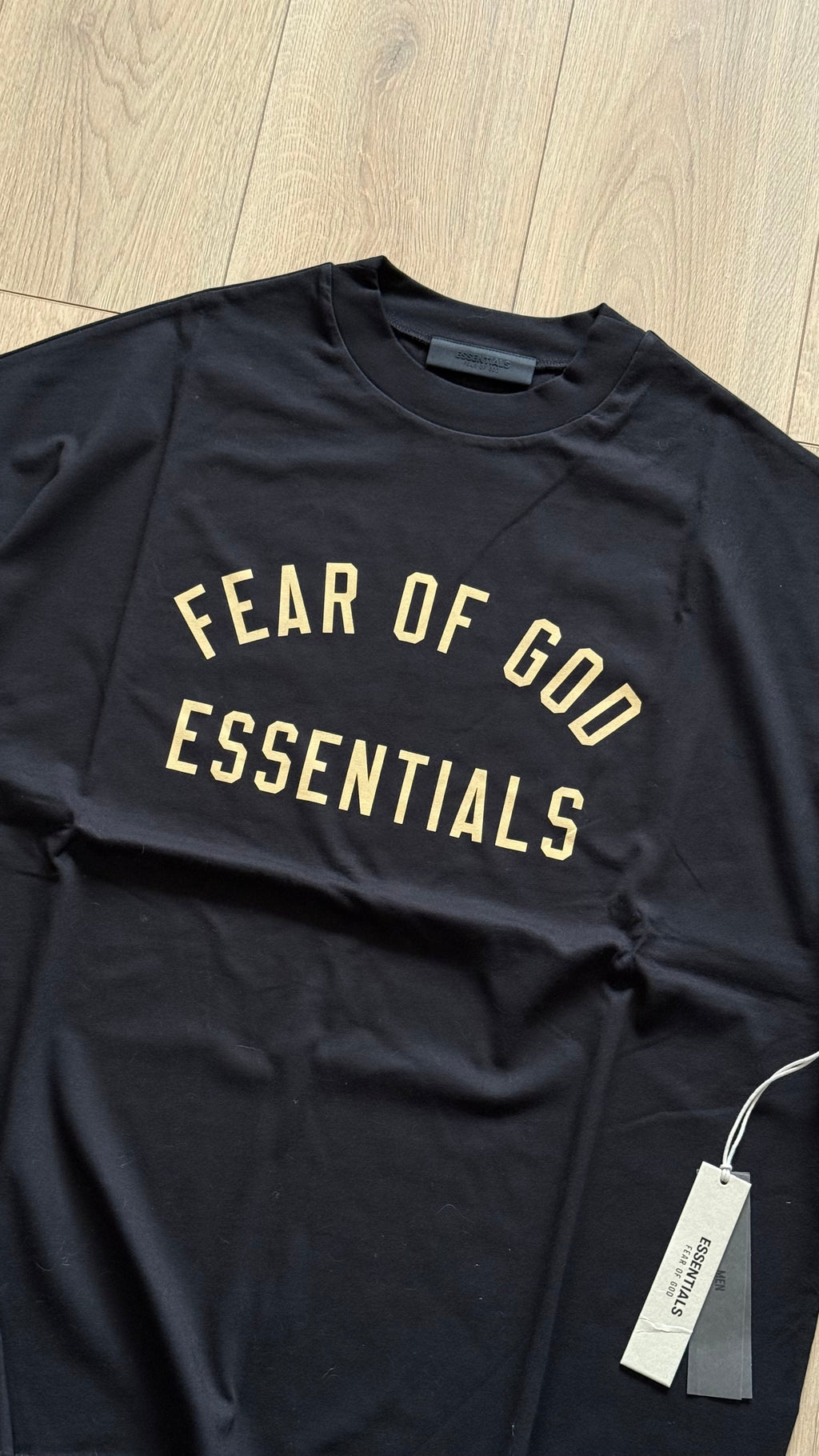 Polera Essentials Negra
