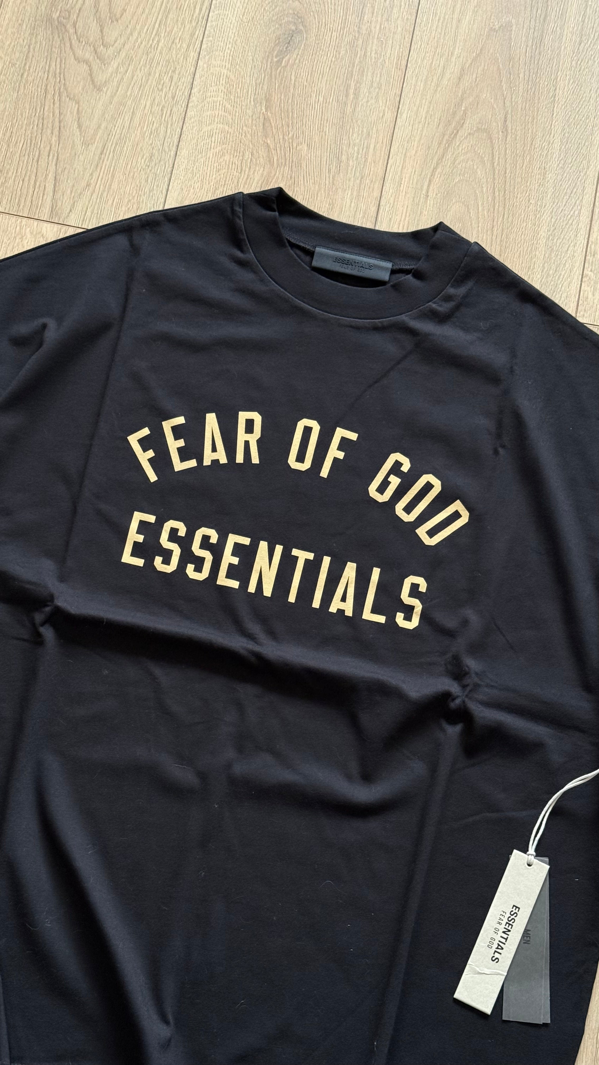 Polera Essentials Negra