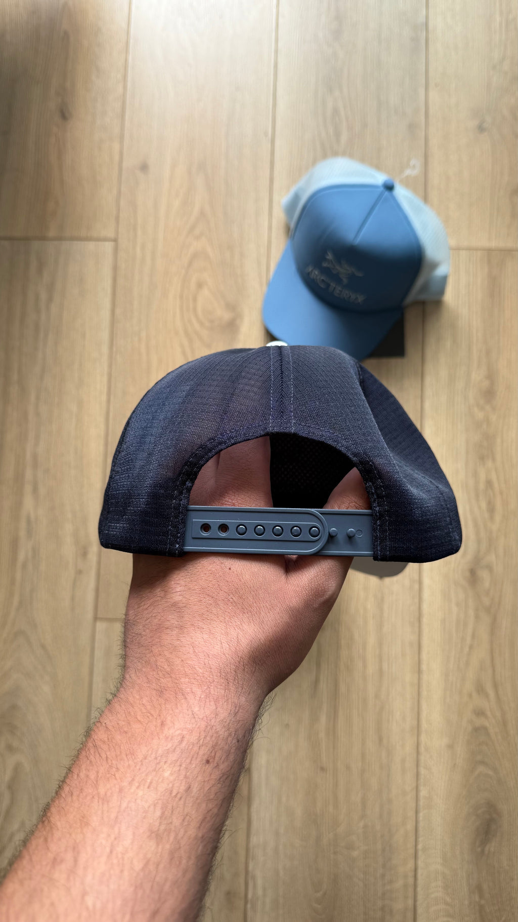 Arc’teryx Bird Word Trucker Hat White