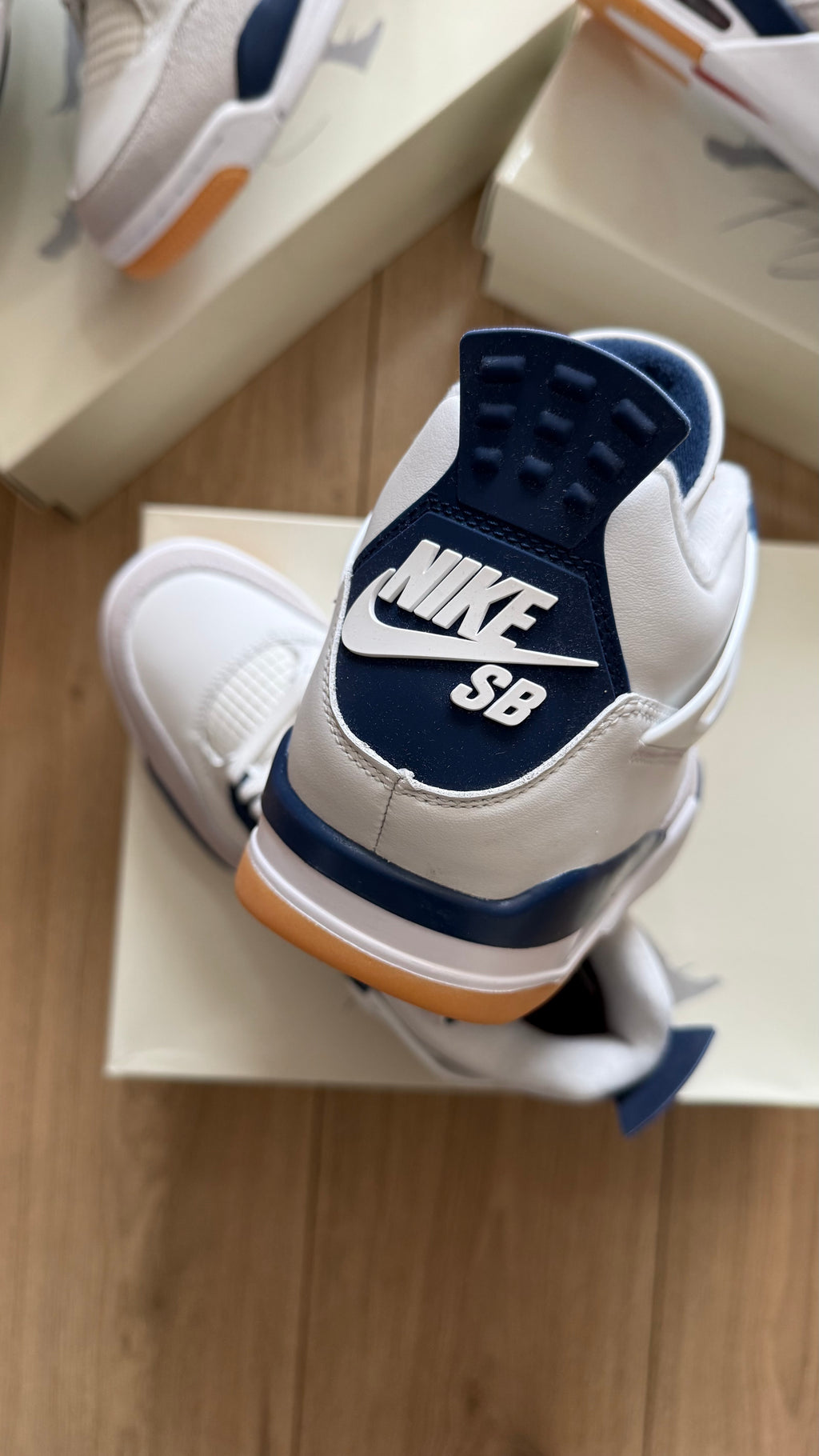 Jordan Retro 4 SB Navy