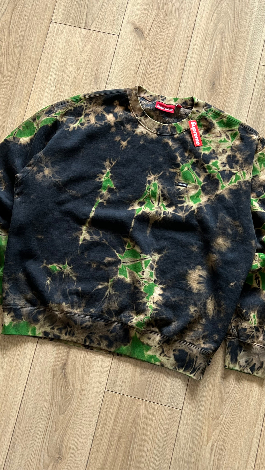 Supreme Small Box Crewneck (FW25)
Camo