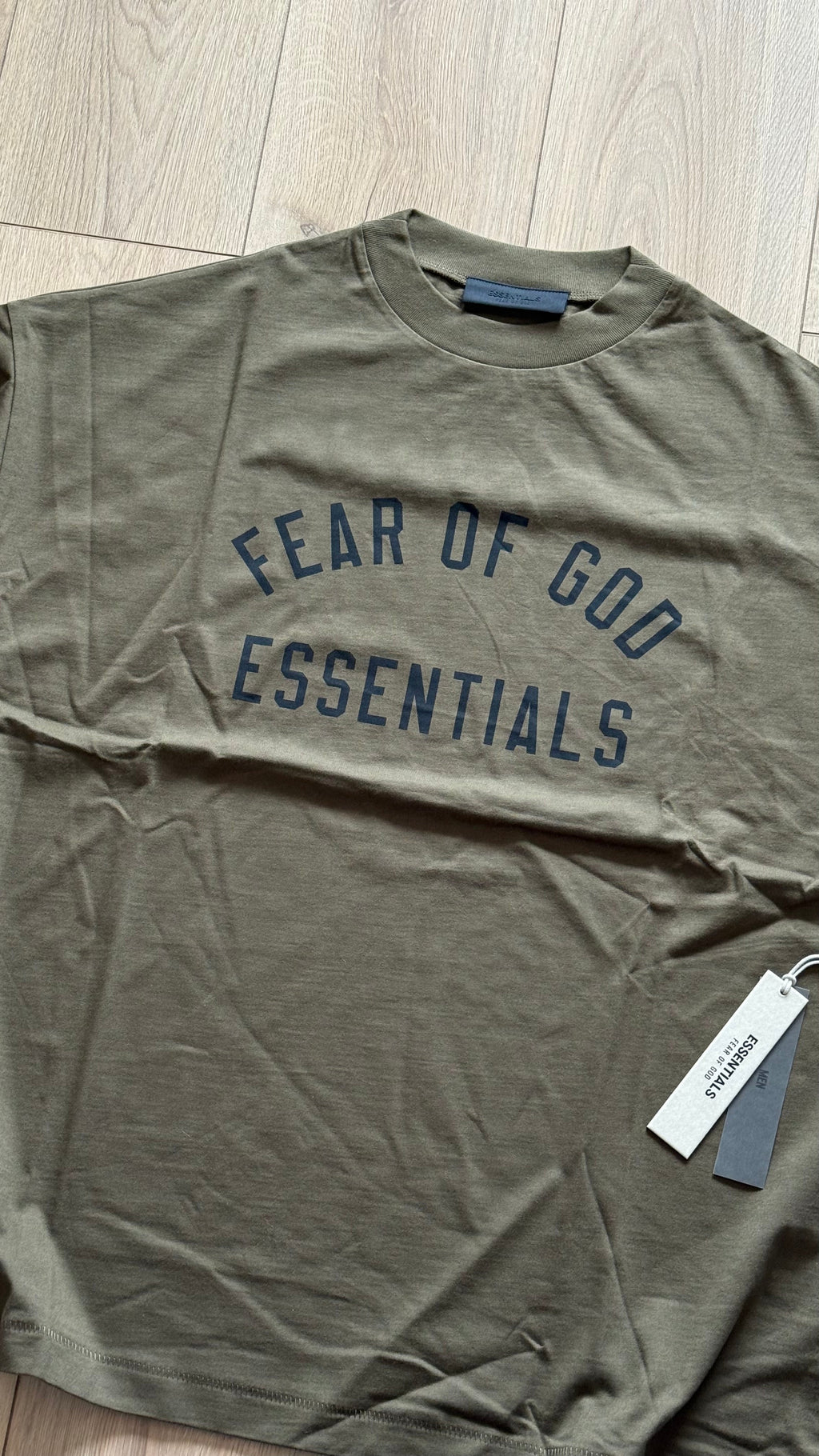 Polera Essentials Olive