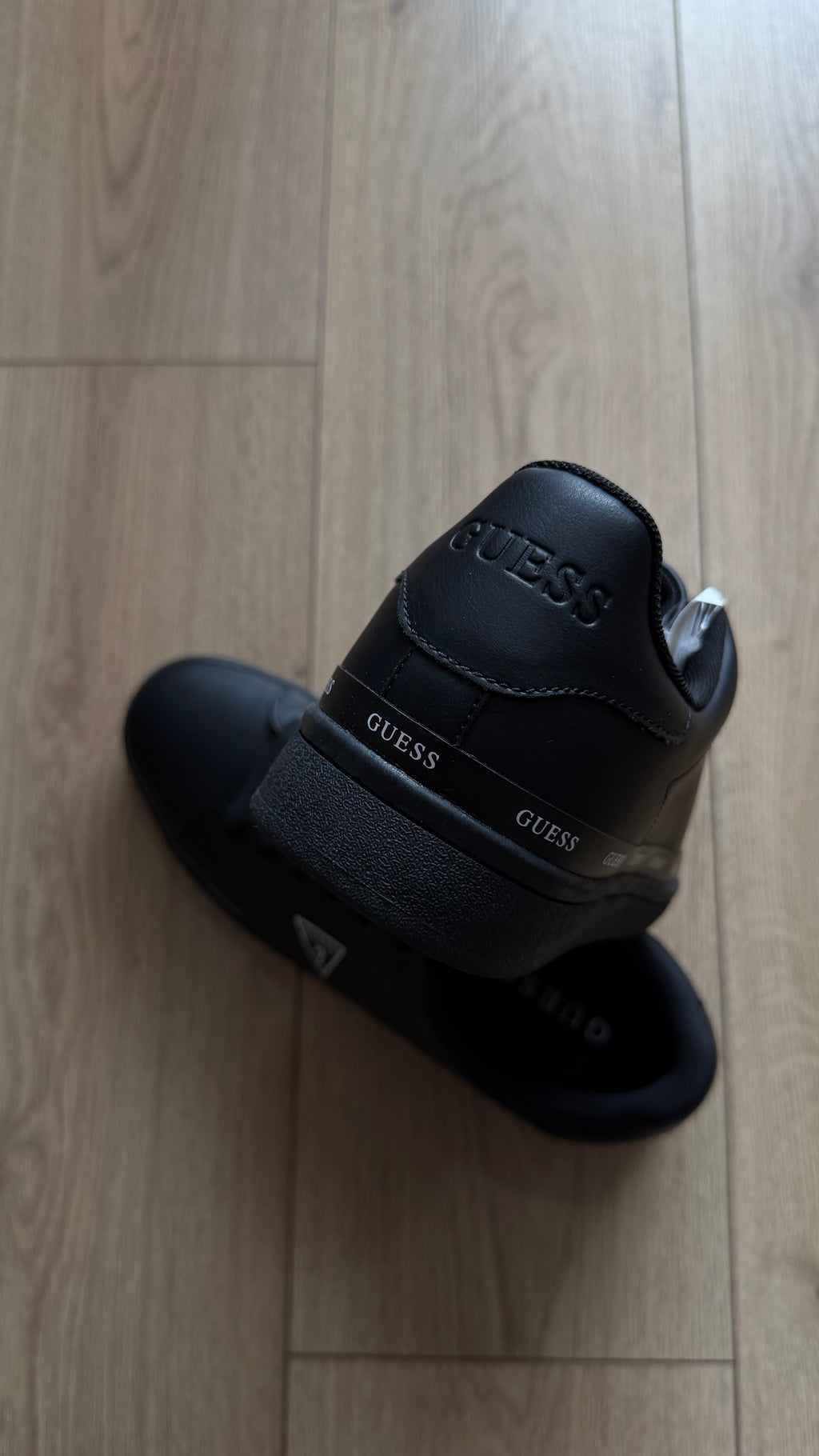 Guess Lorvis Logo Low Top