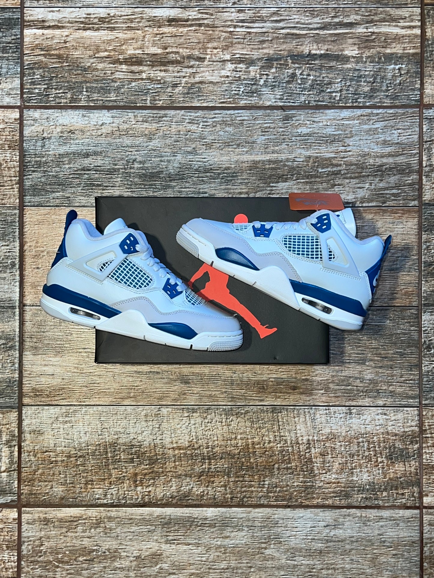 Jordan Retro 4 Military Blue