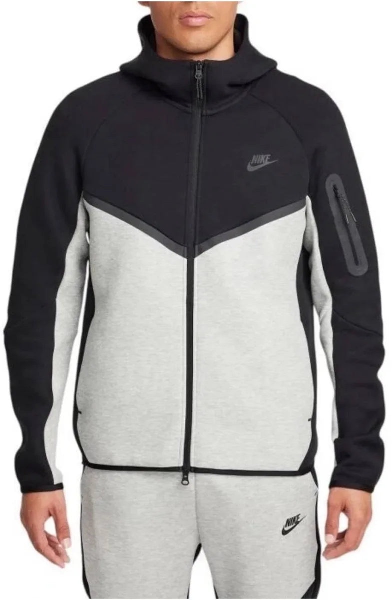 NIKE TECH GRIS CON NEGRO