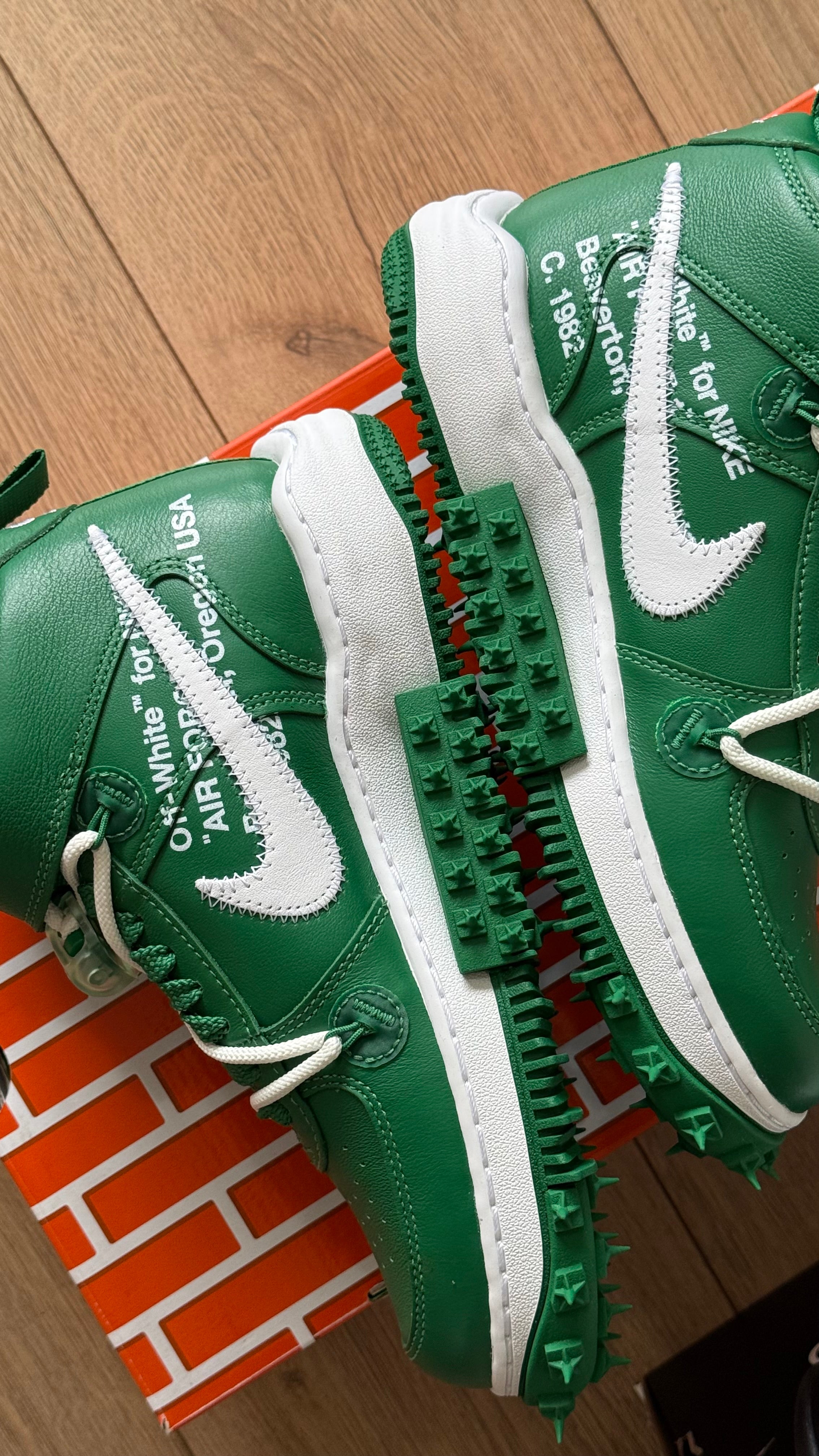 Air Force 1 Mid x Off White Pine Green (con caja)