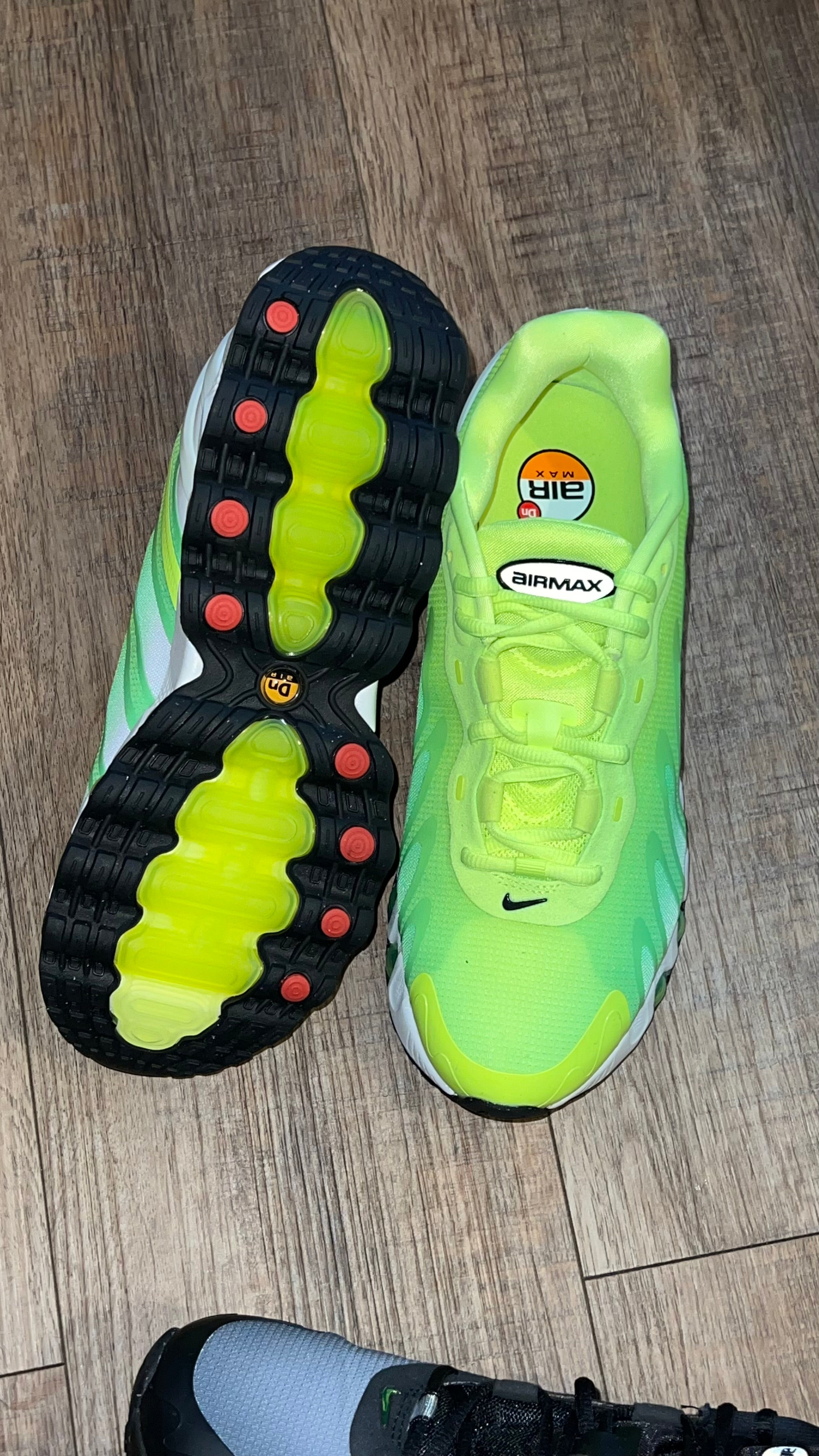 Nike Air Max Dn8 Volt Wmns