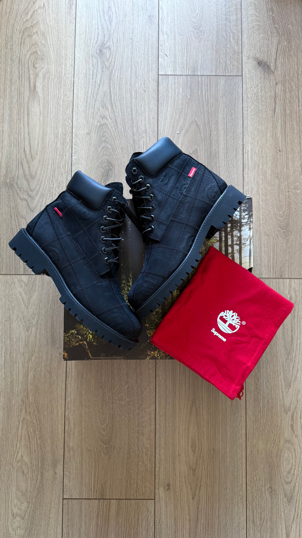 Timberland & Supreme 6"
Premium Waterproof Black
