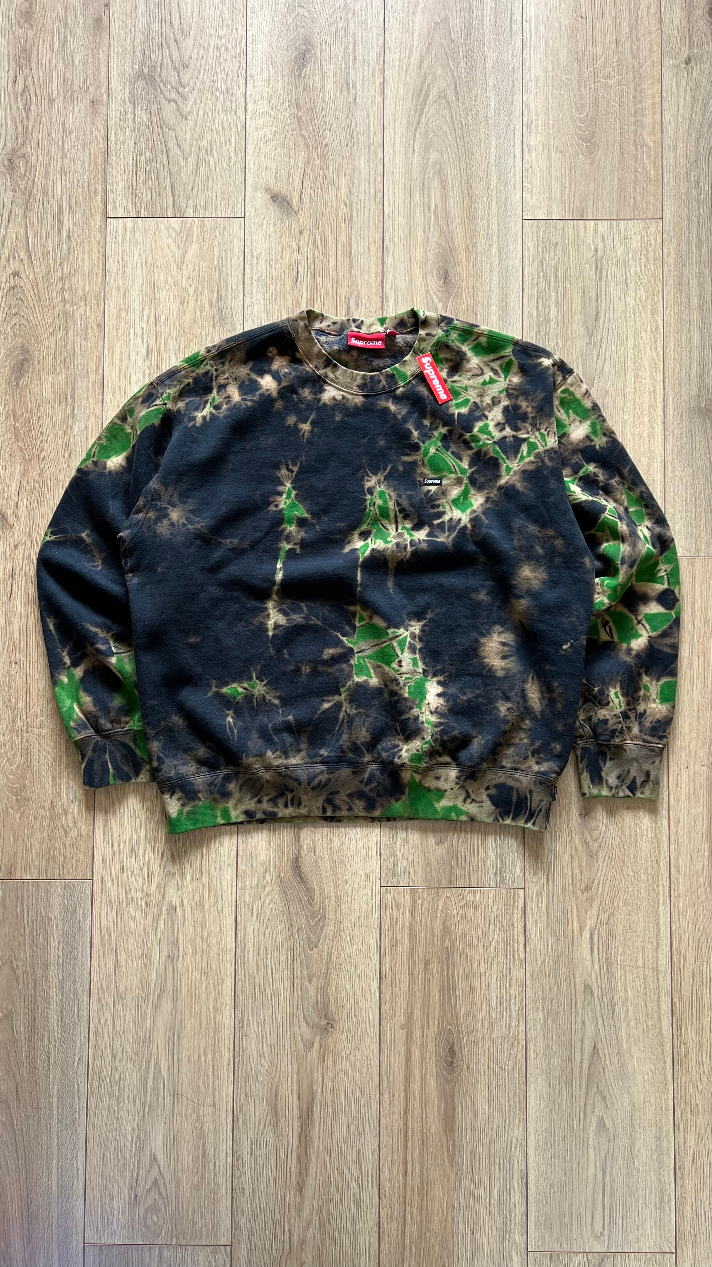 Supreme Small Box Crewneck (FW25)
Camo