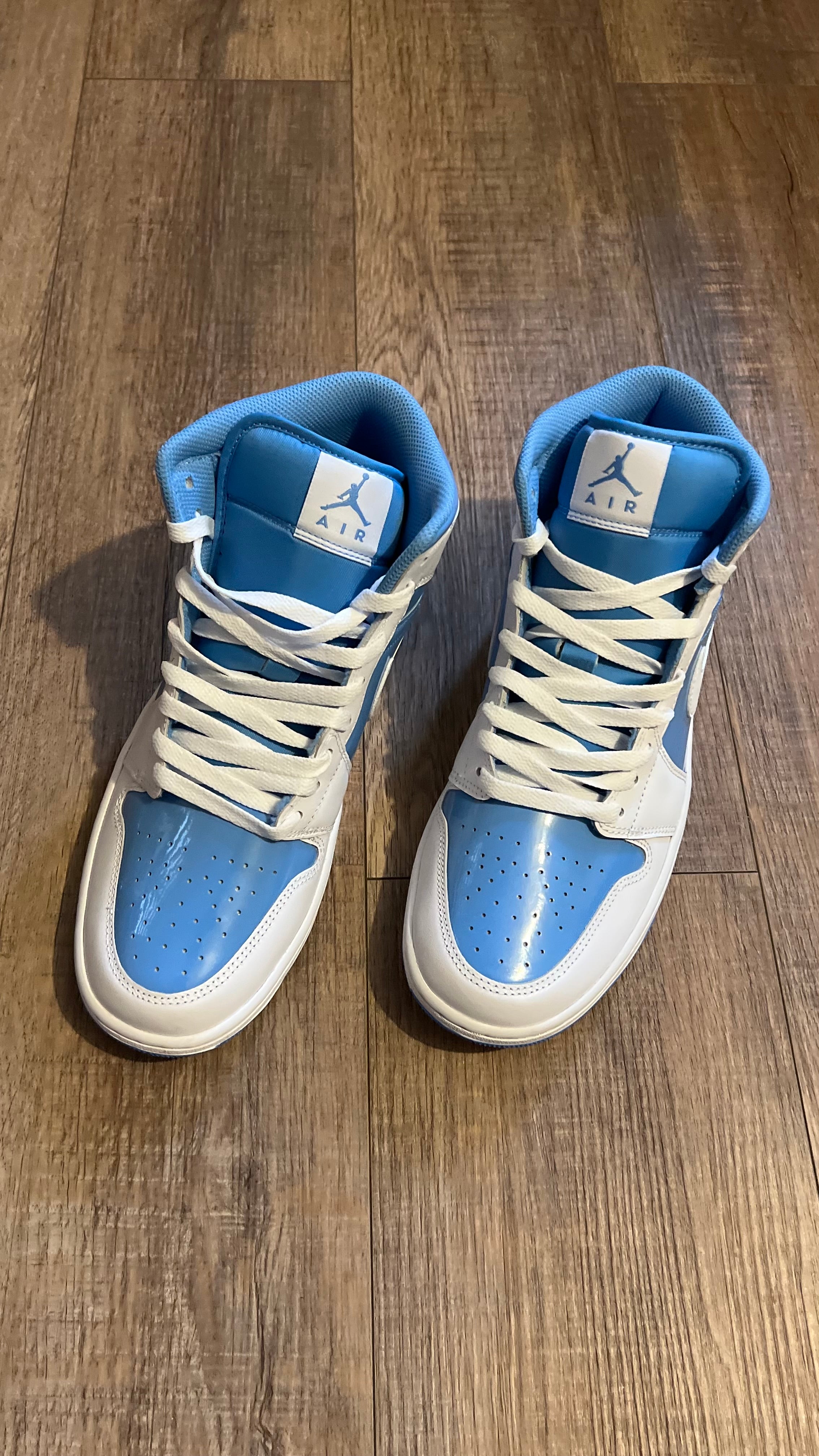 Air Jordan 1 Legend Blue
