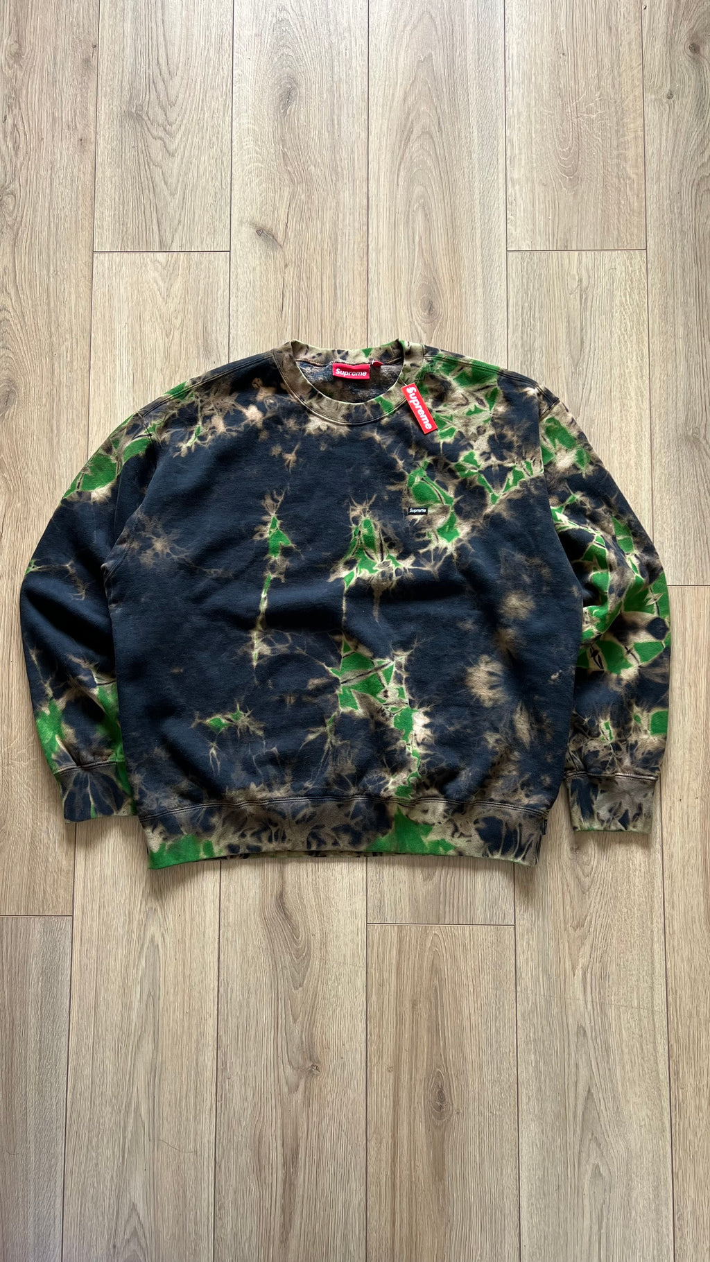 Supreme Small Box Crewneck (FW25)
Camo