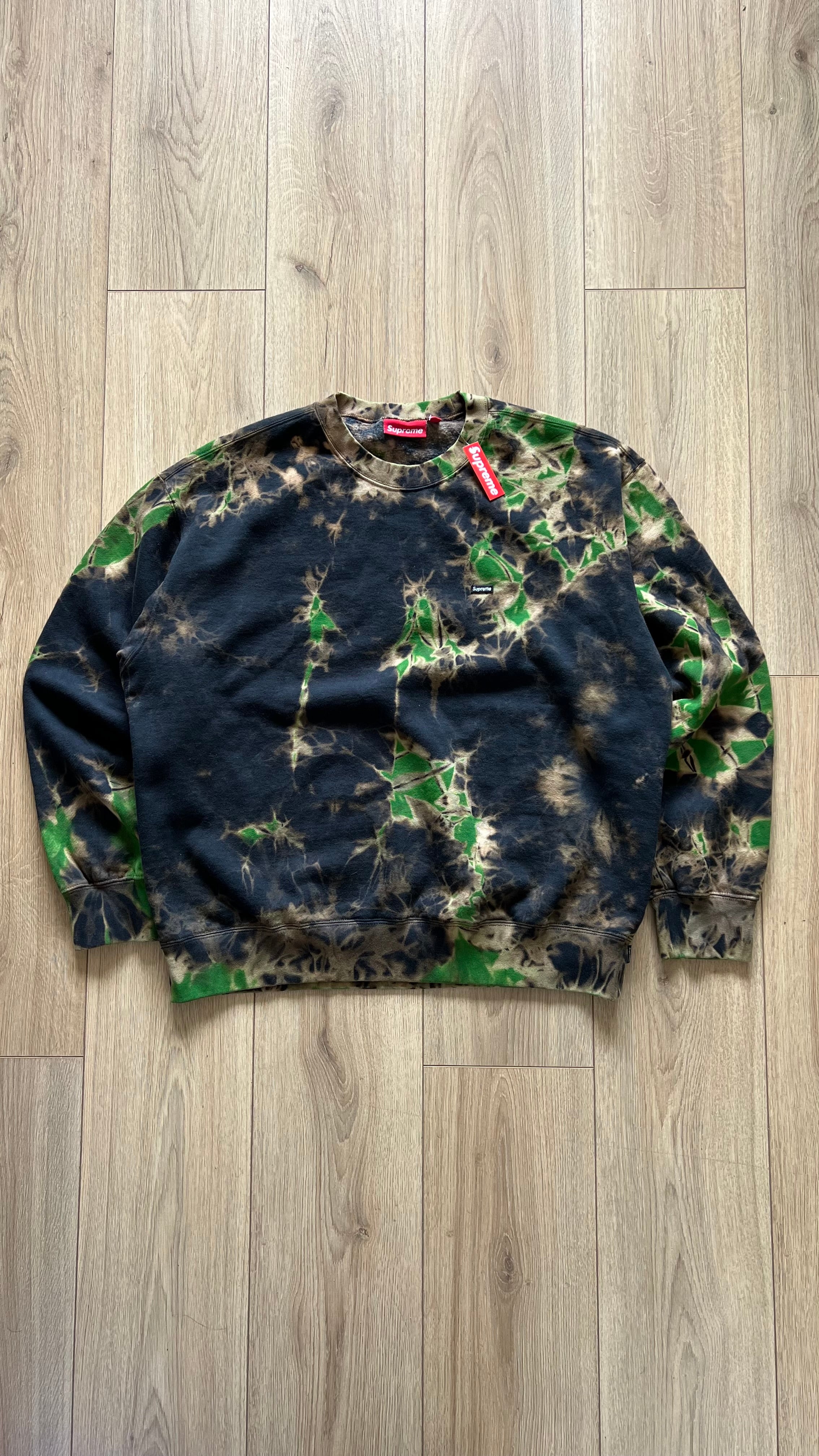 Supreme Small Box Crewneck (FW25)
Camo