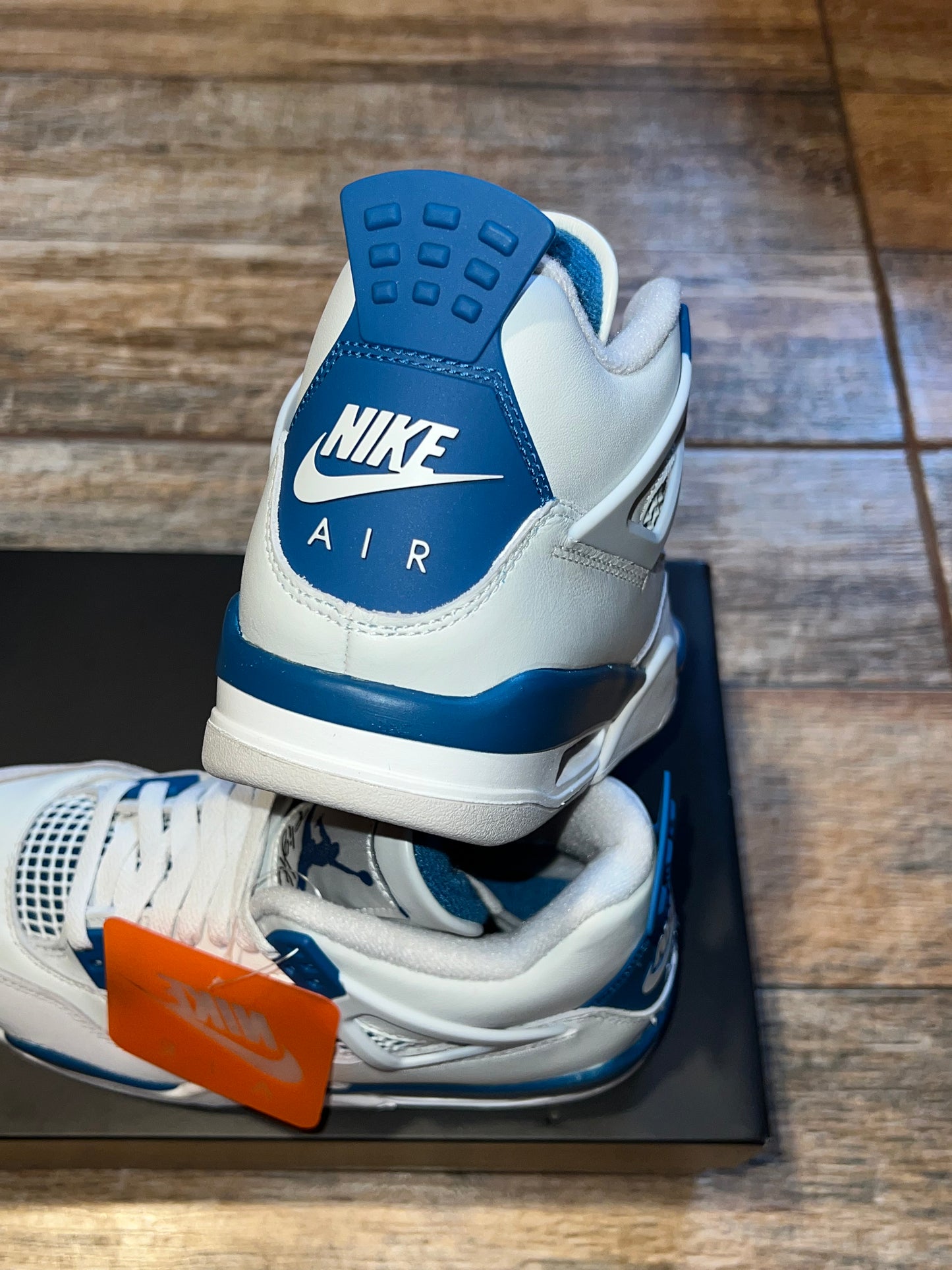 Jordan Retro 4 Military Blue