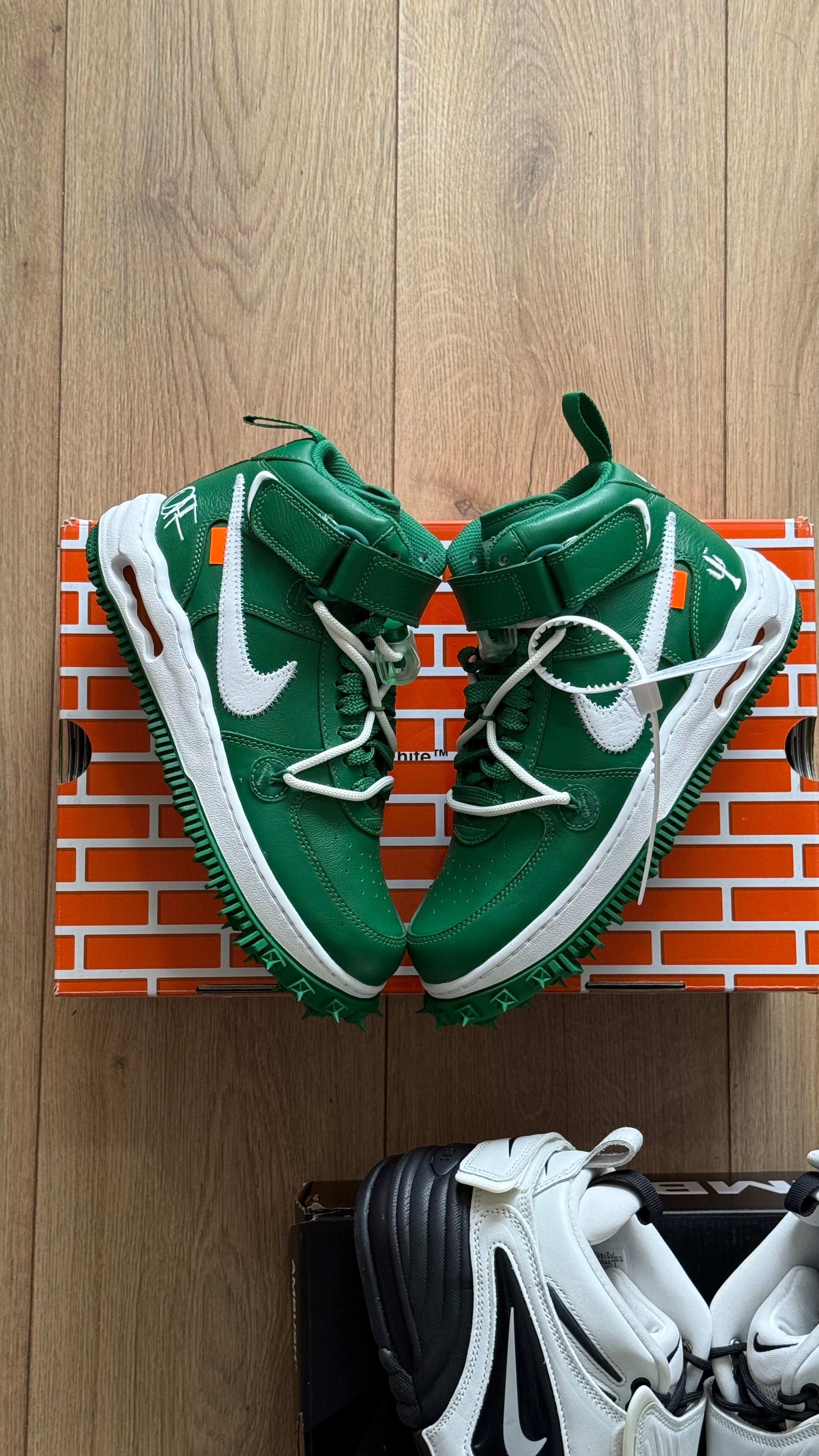 Air Force 1 Mid x Off White Pine Green (con caja)