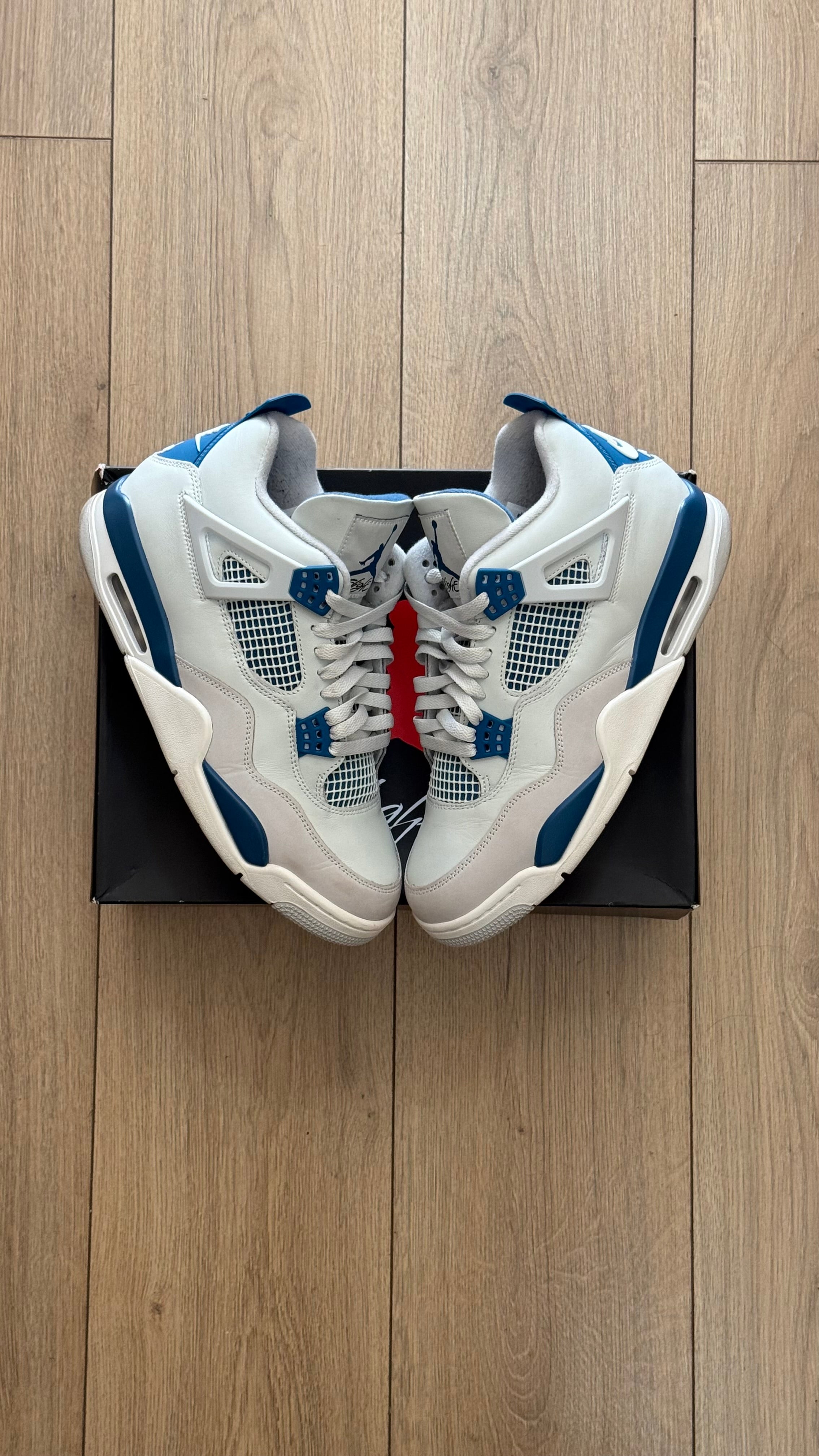 Jordan Retro 4 Military Blue (Used 9/10)
