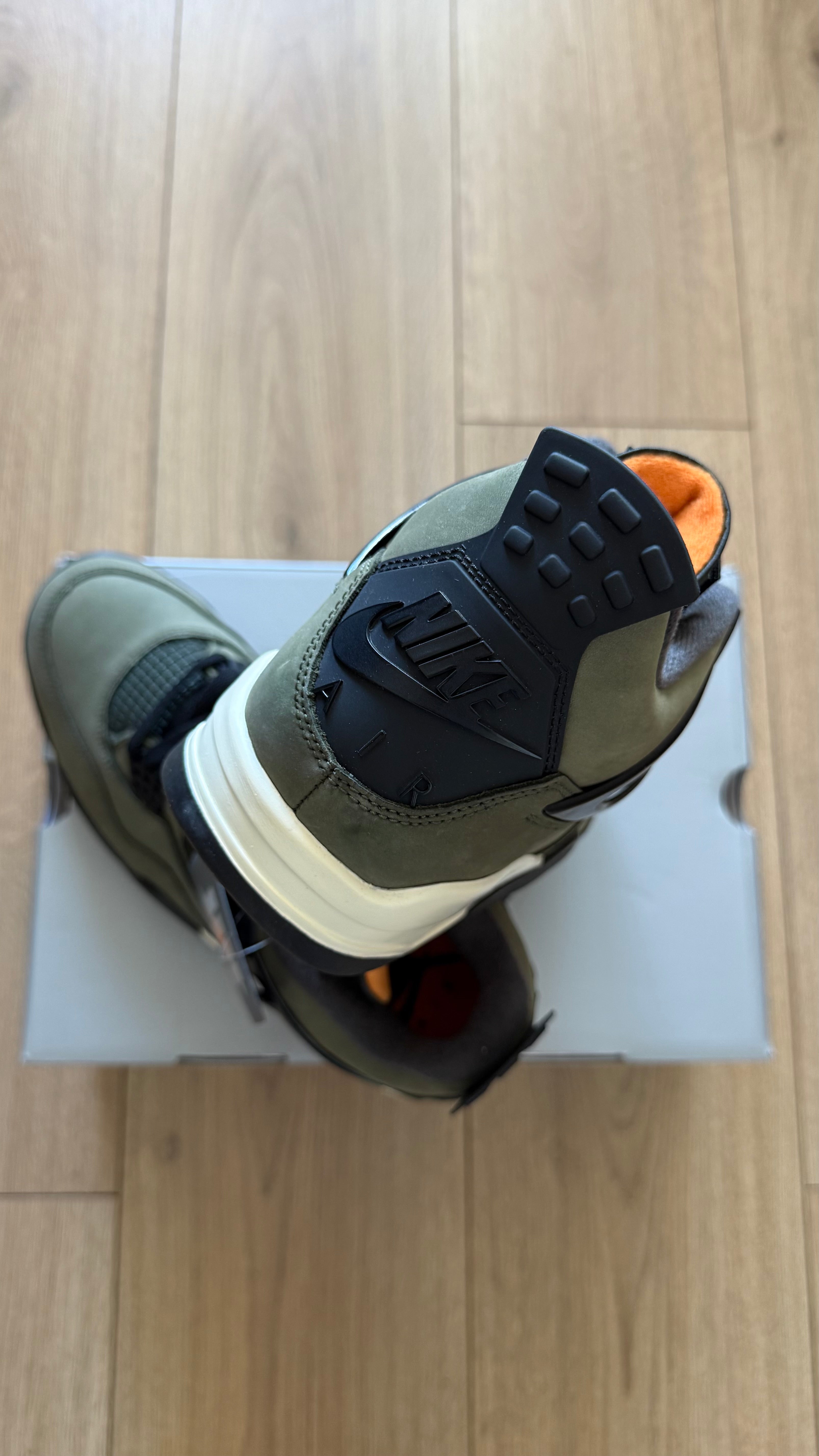 Jordan Retro 4 Undefeated (2025)