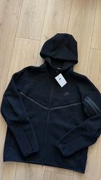 Nike Tech Fleece Black Full-Zip Tracksuit