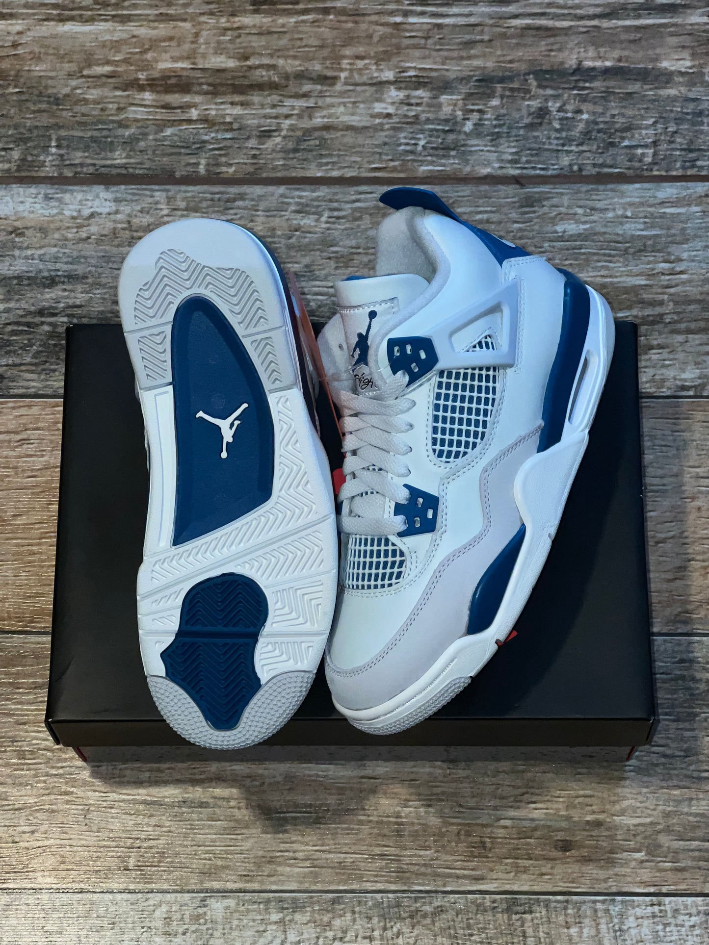 Jordan Retro 4 Military Blue