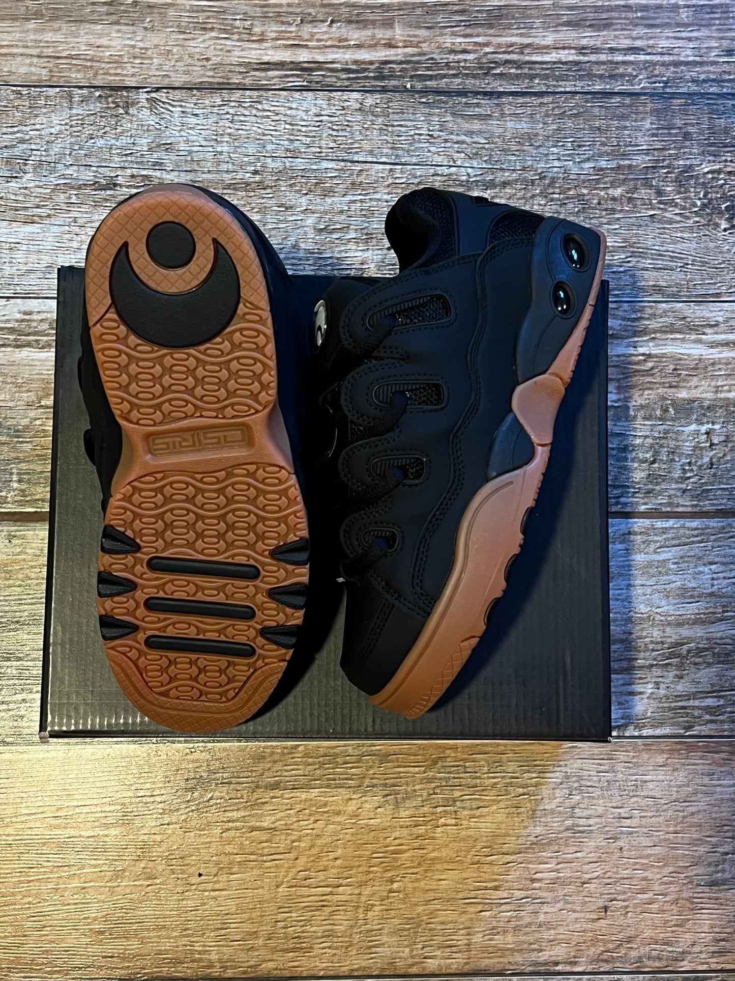 Osiris D3 OG Black Gum