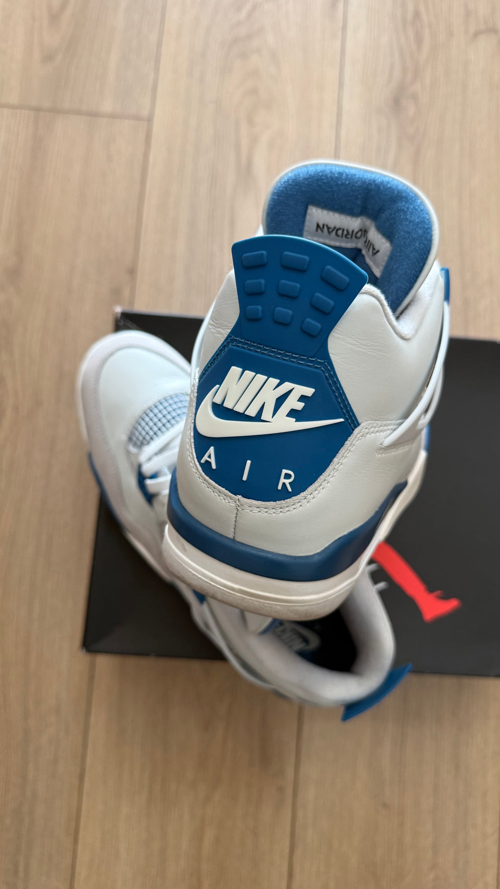 Jordan Retro 4 Military Blue (Used 9/10)