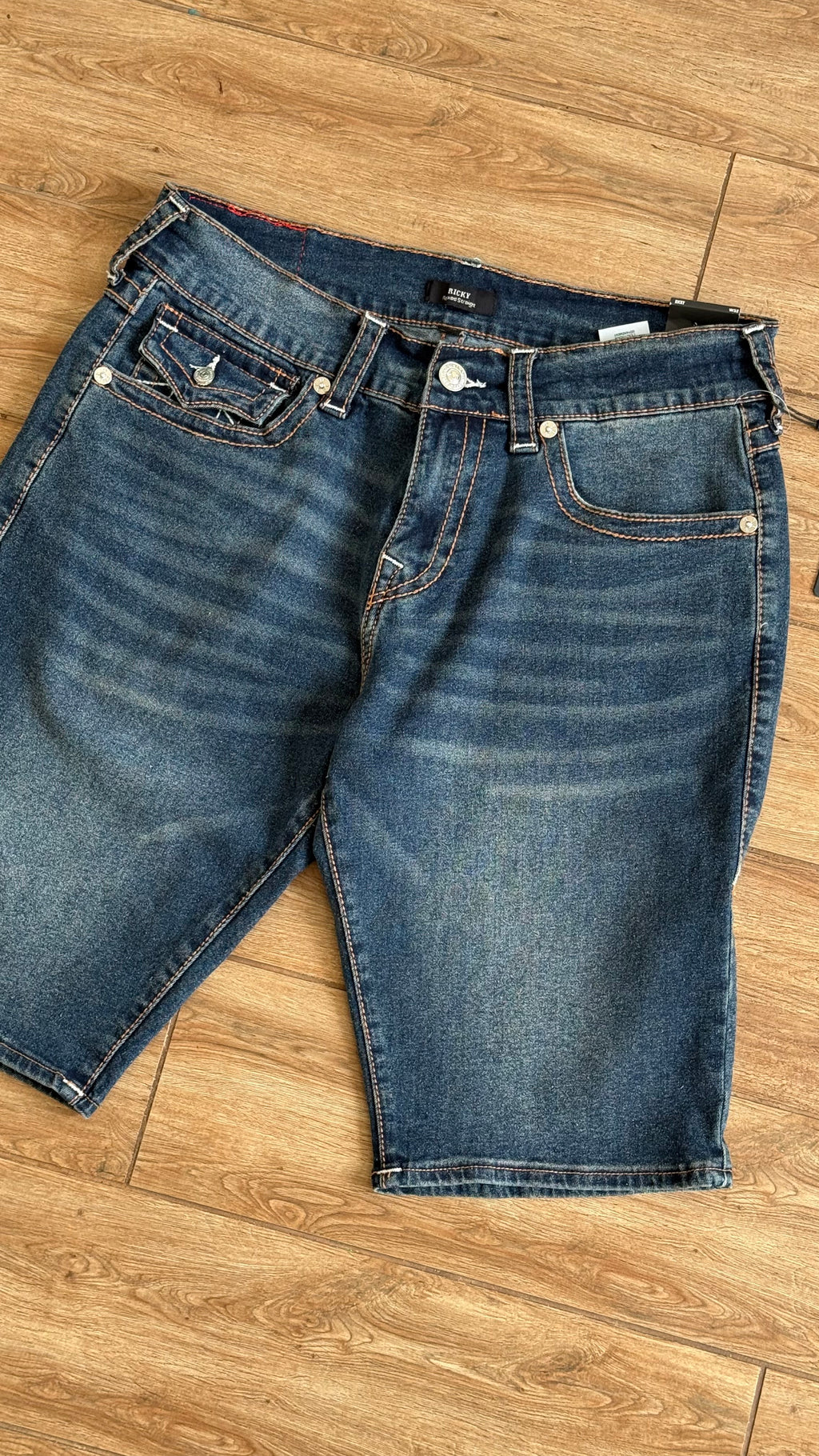 True Religion Geno Relaxed Slim Short