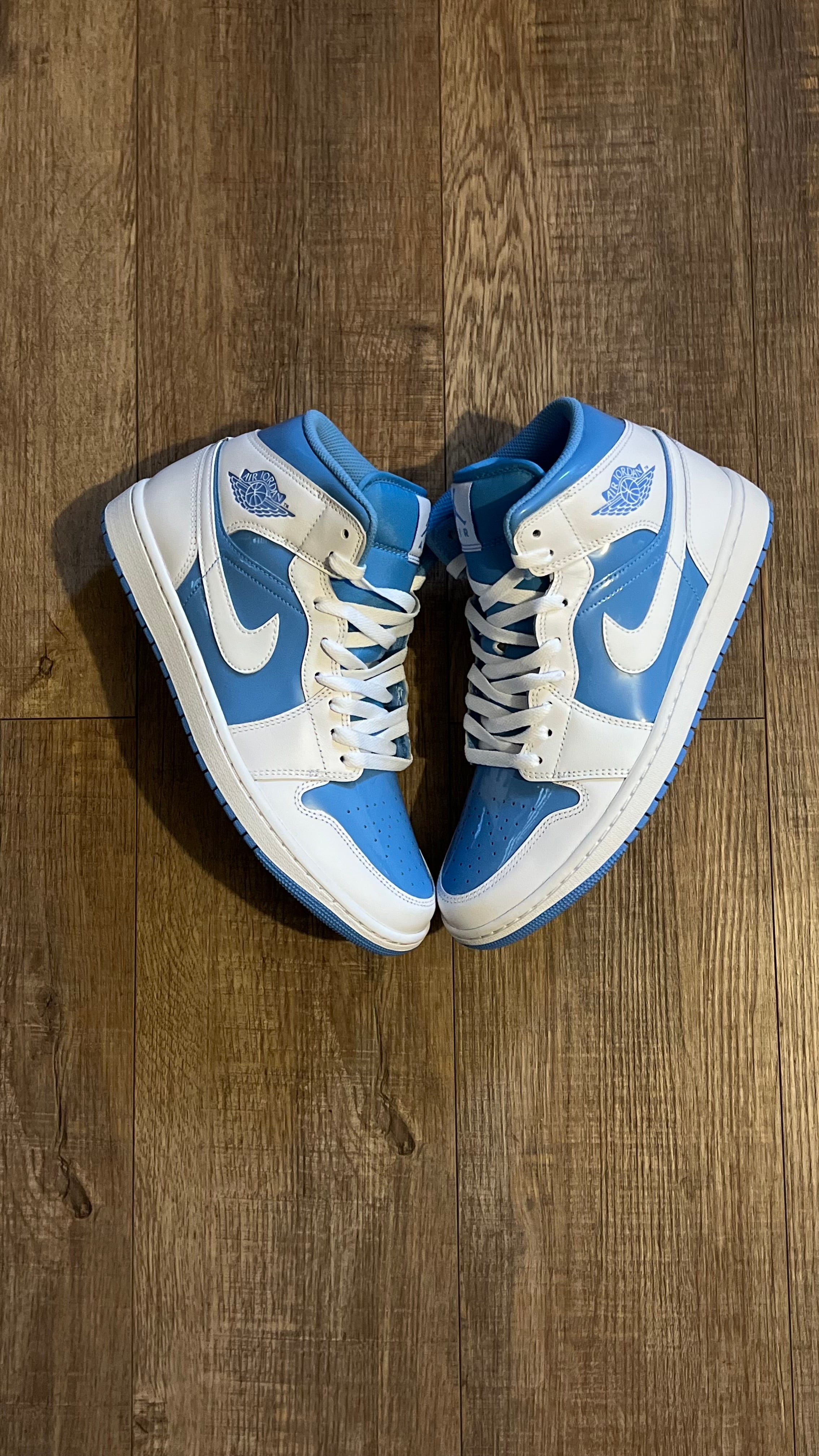 Air Jordan 1 Legend Blue