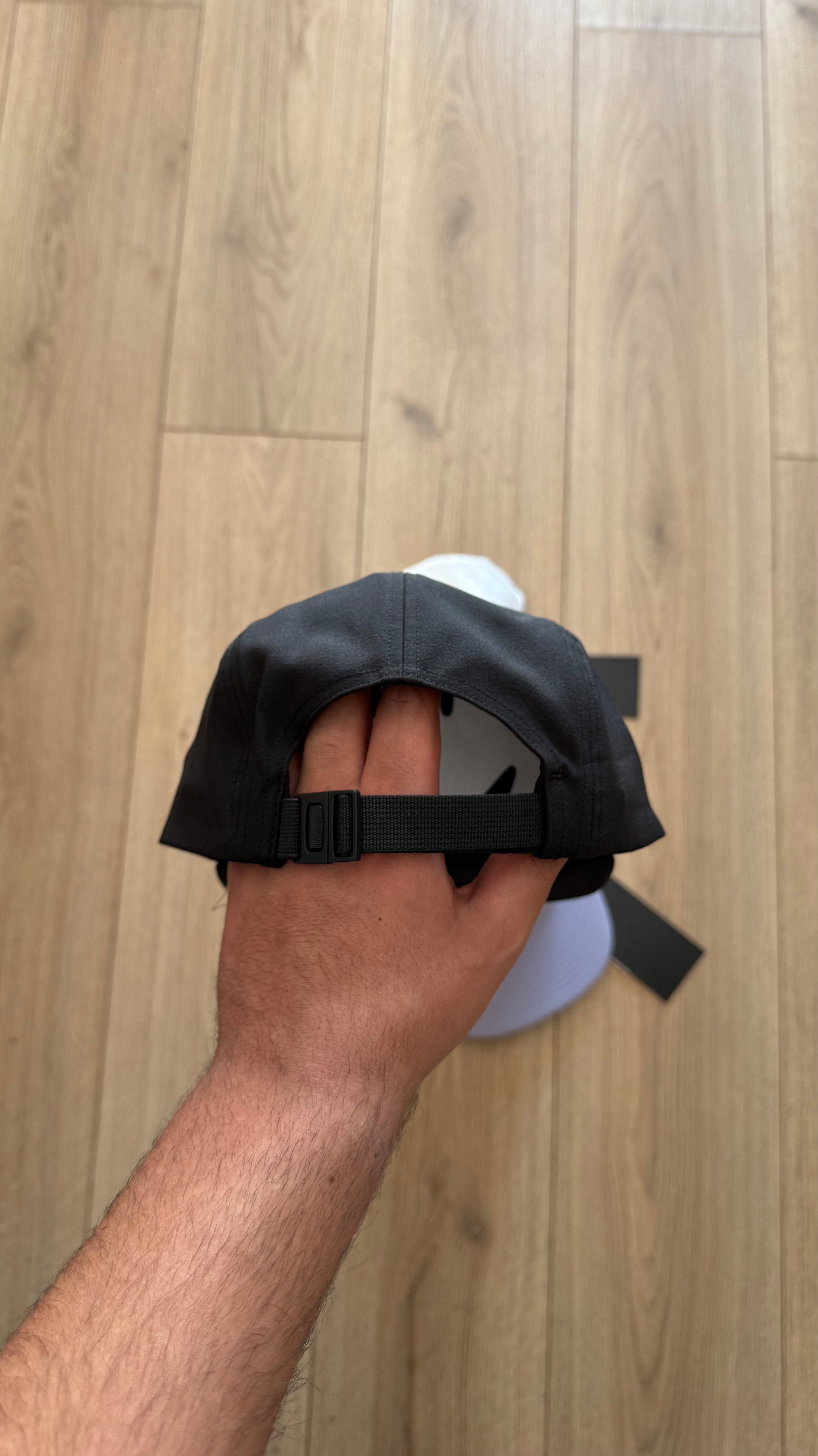 Arc’teryx Calidum  5 Panel Caps Black