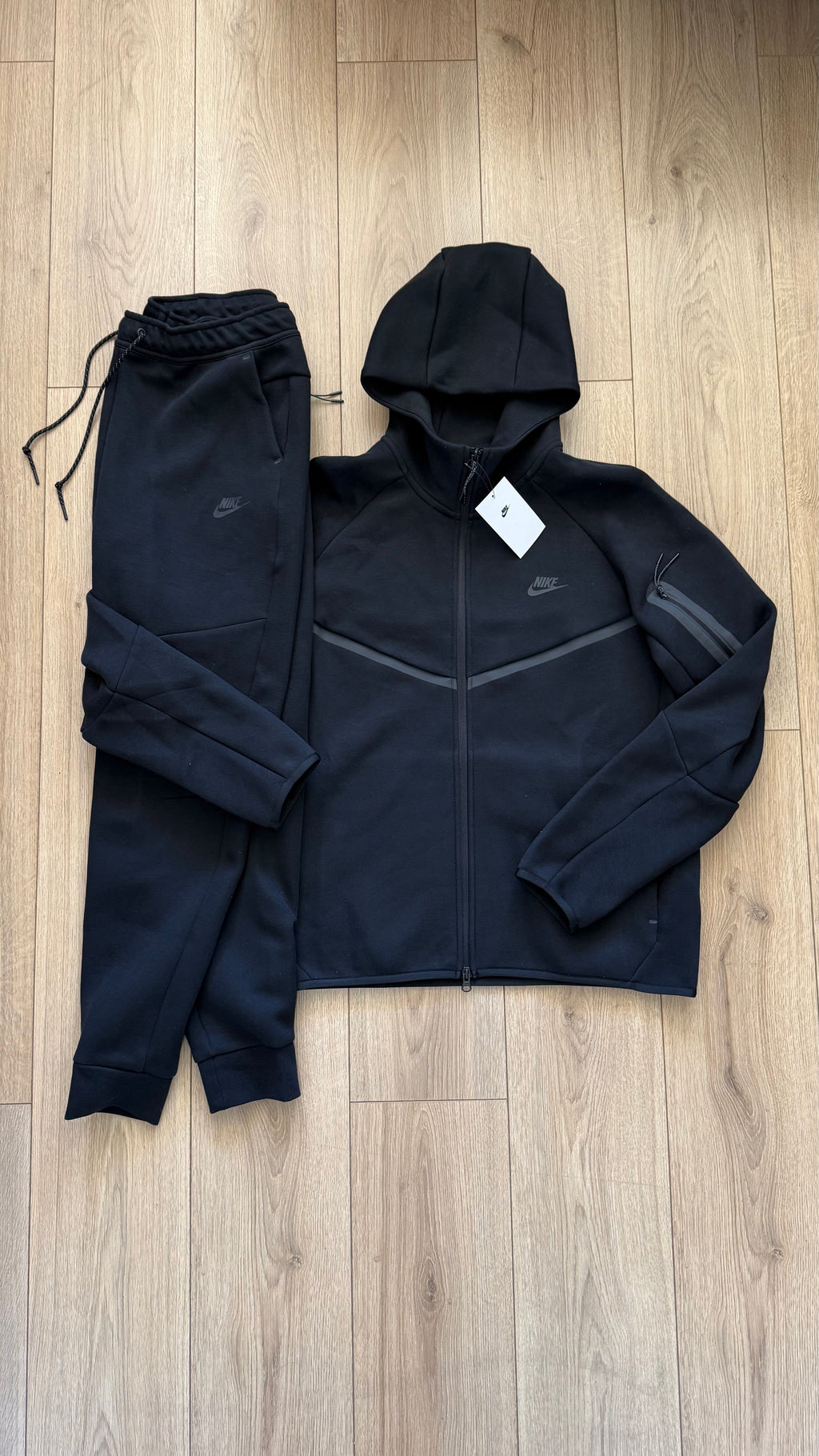 Nike Tech Fleece Black Full-Zip Tracksuit