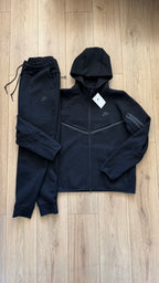 Nike Tech Fleece Black Full-Zip Tracksuit