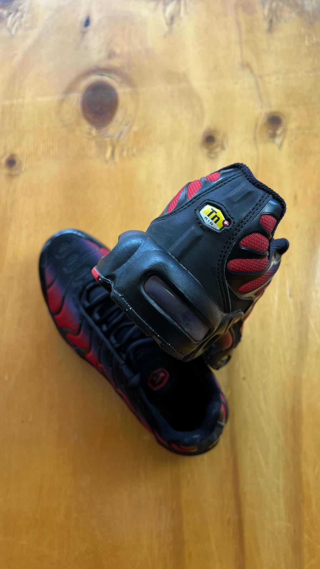 Nike TN GS University Red/Black