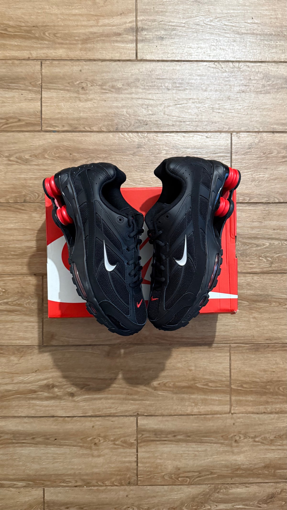 Nike Shox R4 Black University Red