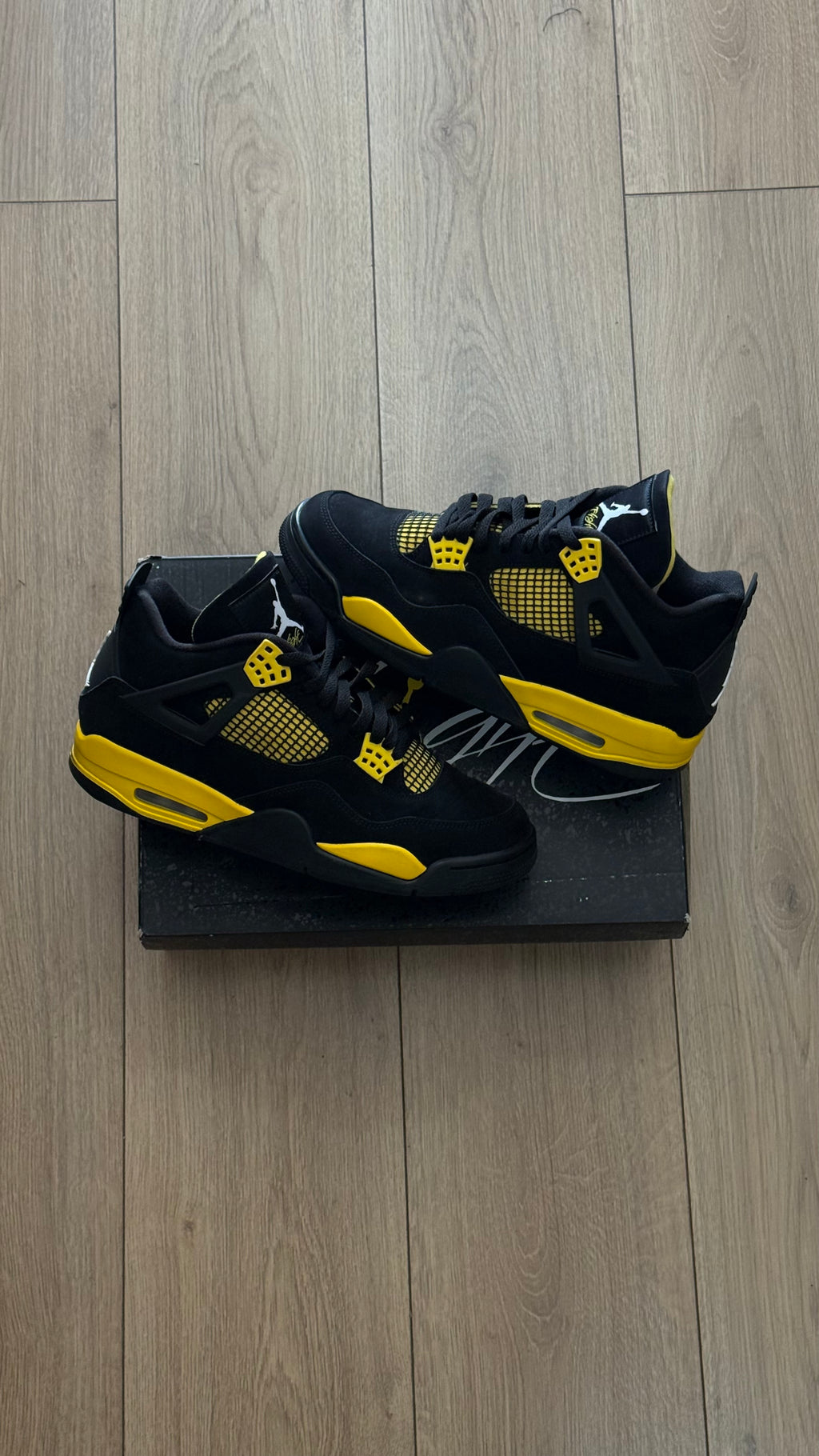 Jordan Retro 4 Thunder
2023 (Used 9/10)