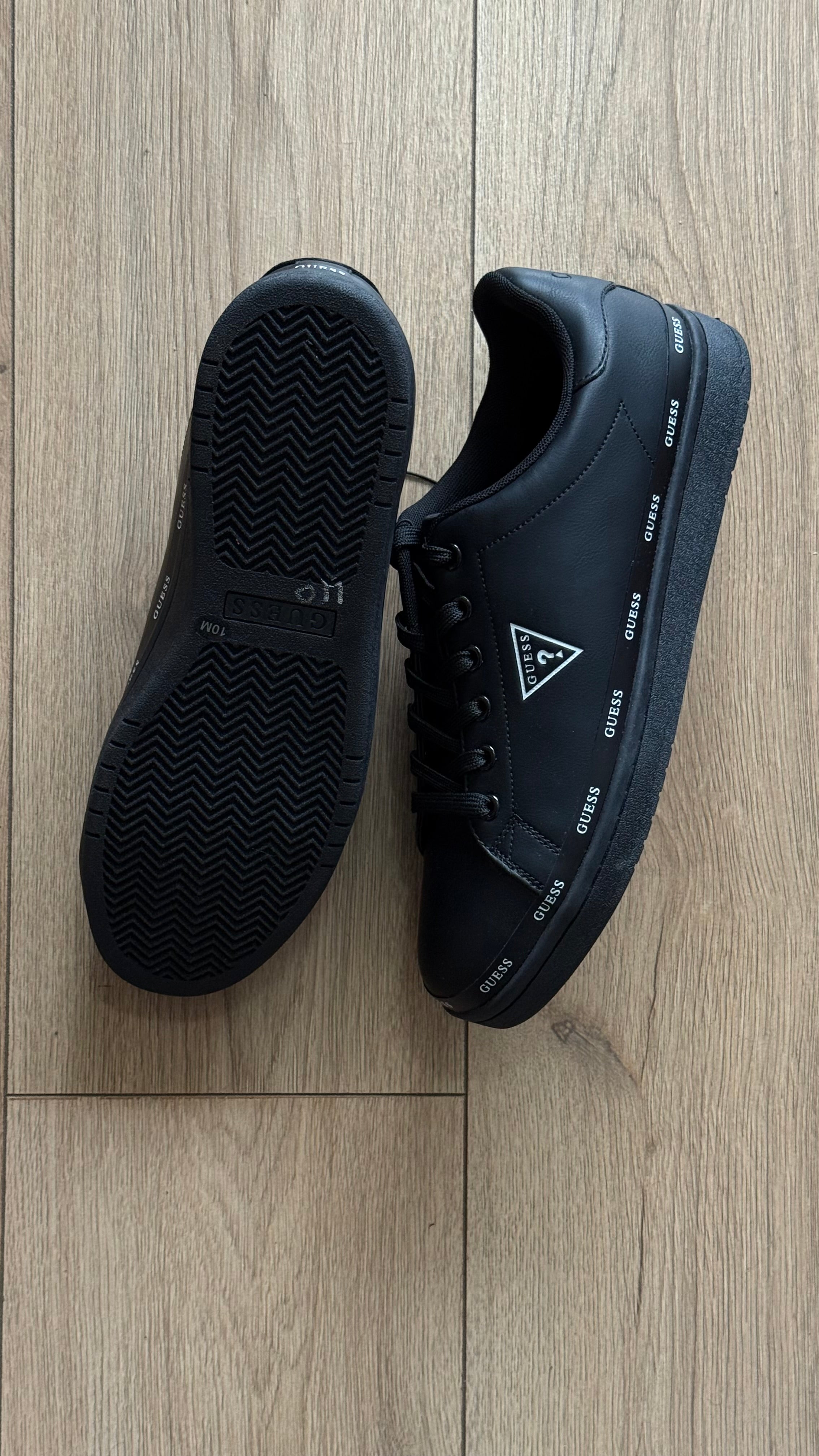 Guess Lorvis Logo Low Top