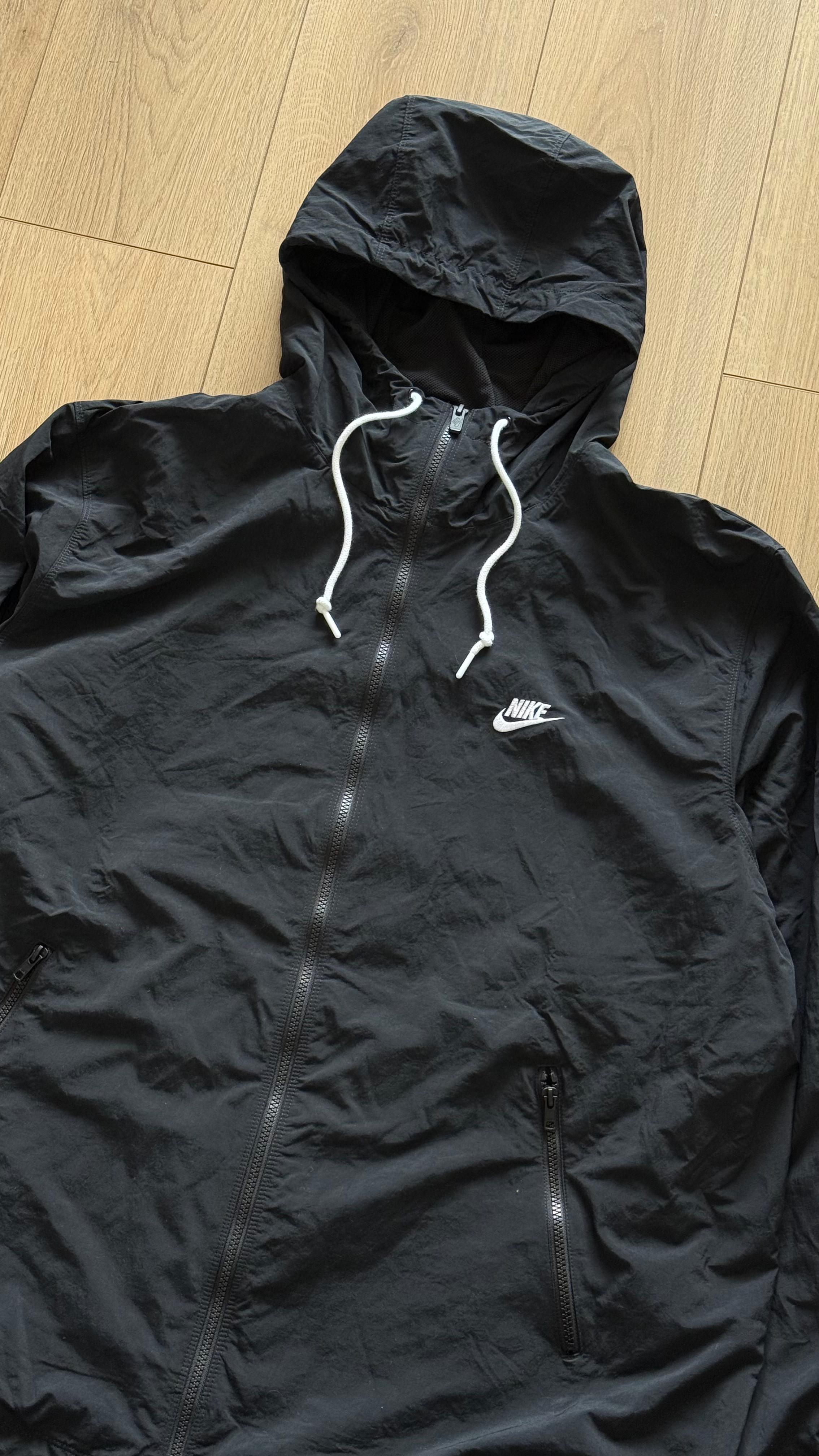 Cortaviento Nike