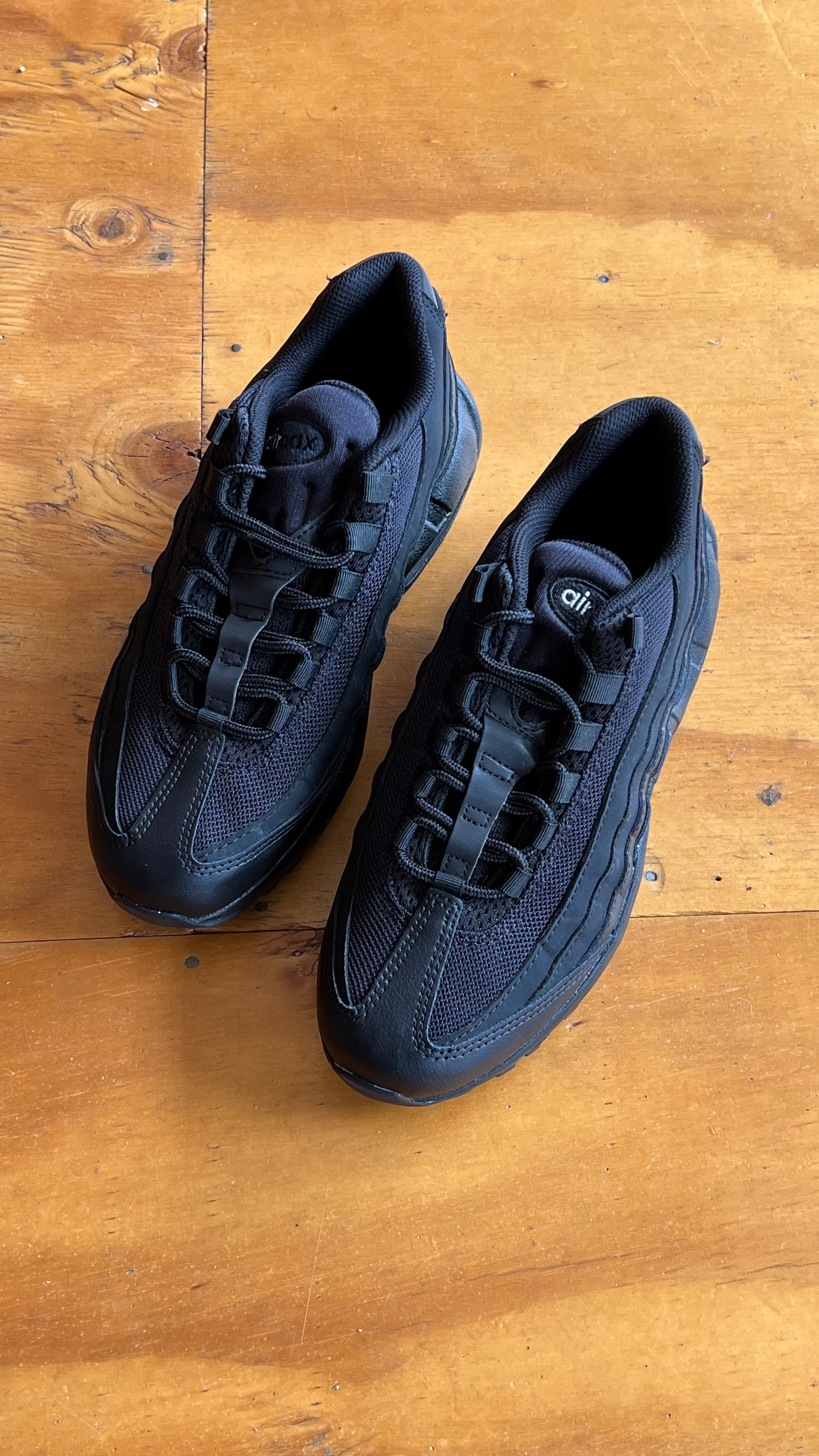 Nike Air Max 95 triple black niño