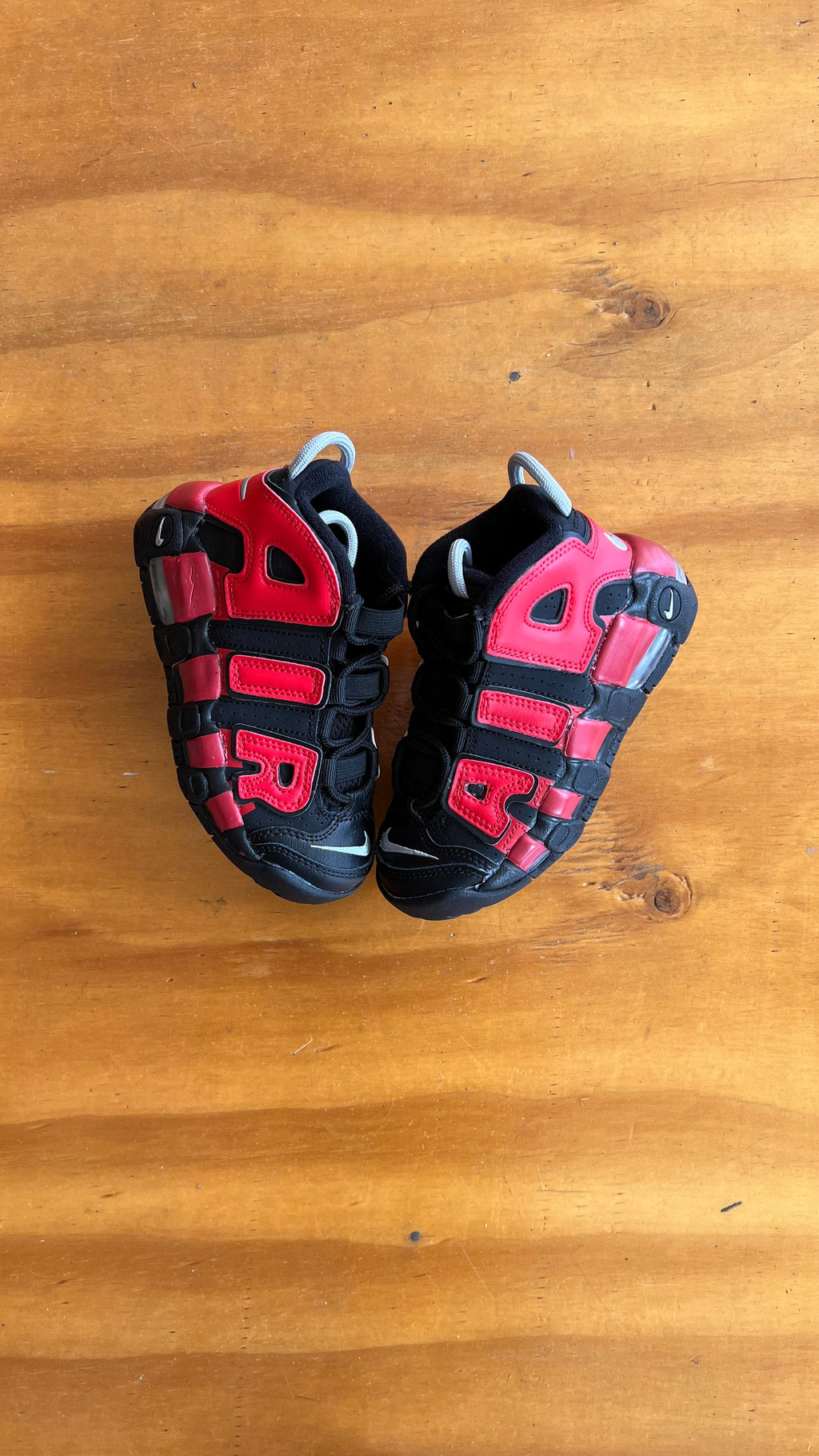 Air Max more up tempo university red niño
