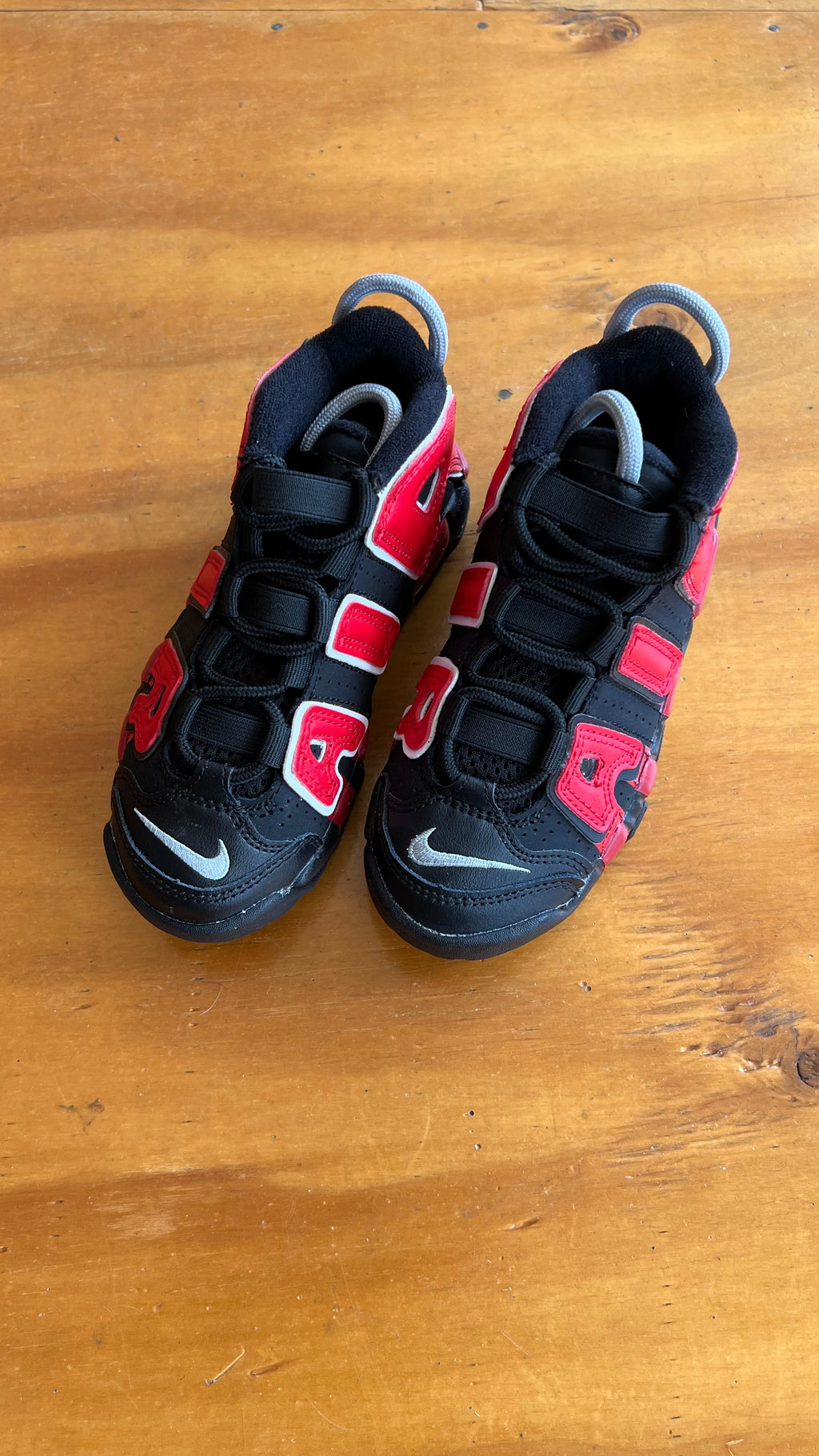 Air Max more up tempo university red niño