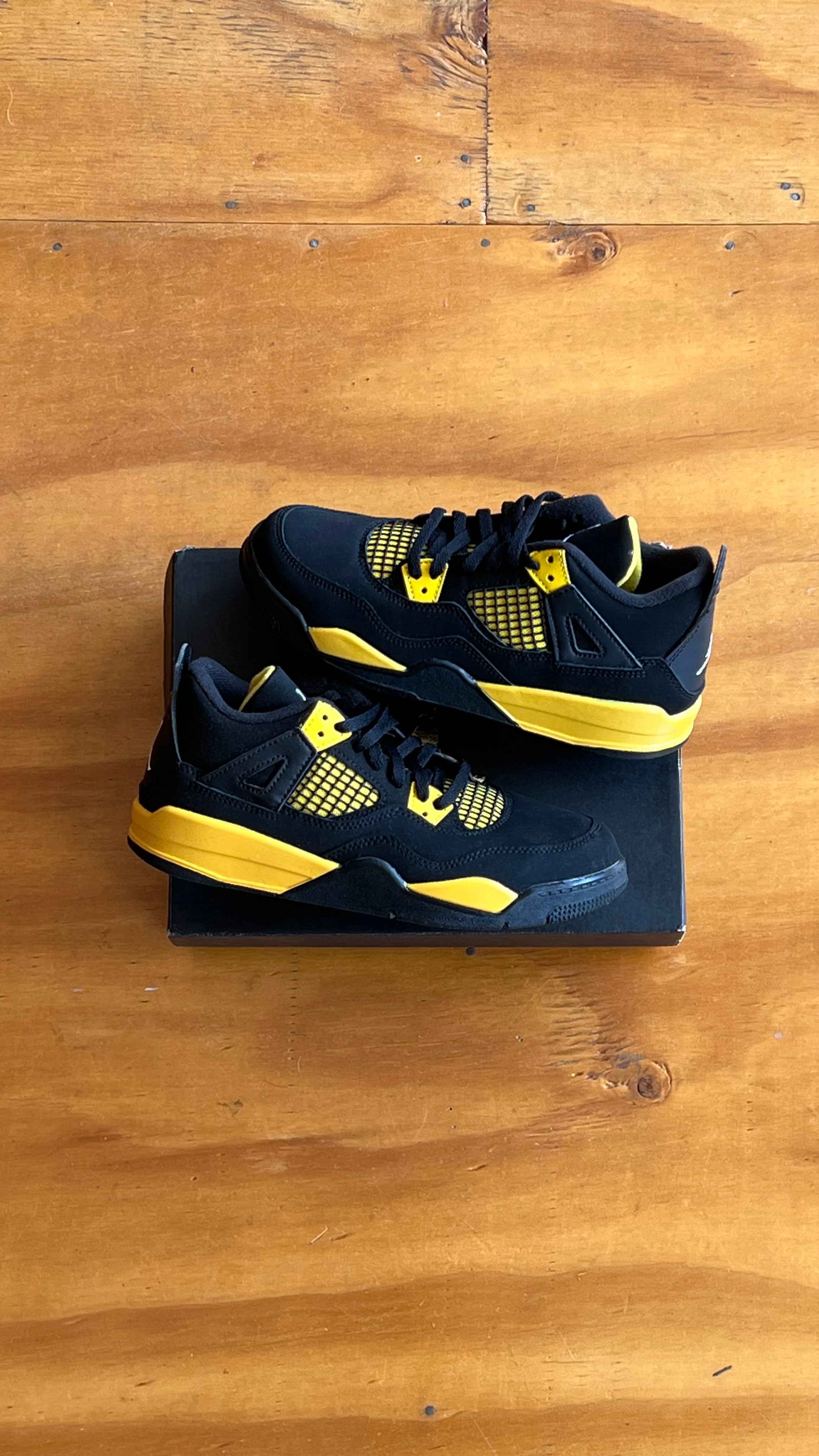 Air Jordan 4 tour yellow niño